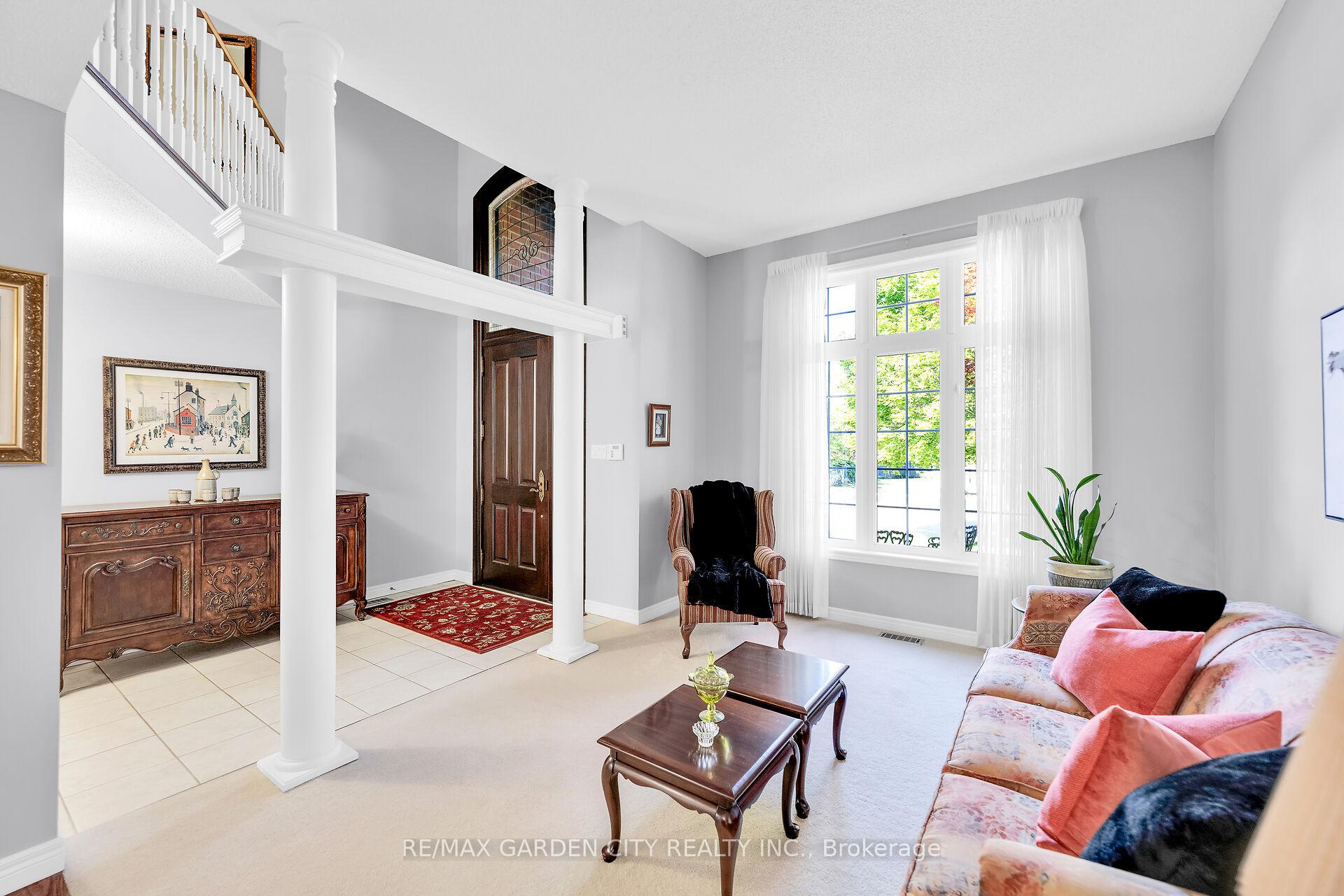 Photo 15 of 19 Golf Woods Drive, Grimsby, Grimsby East — HOMEH