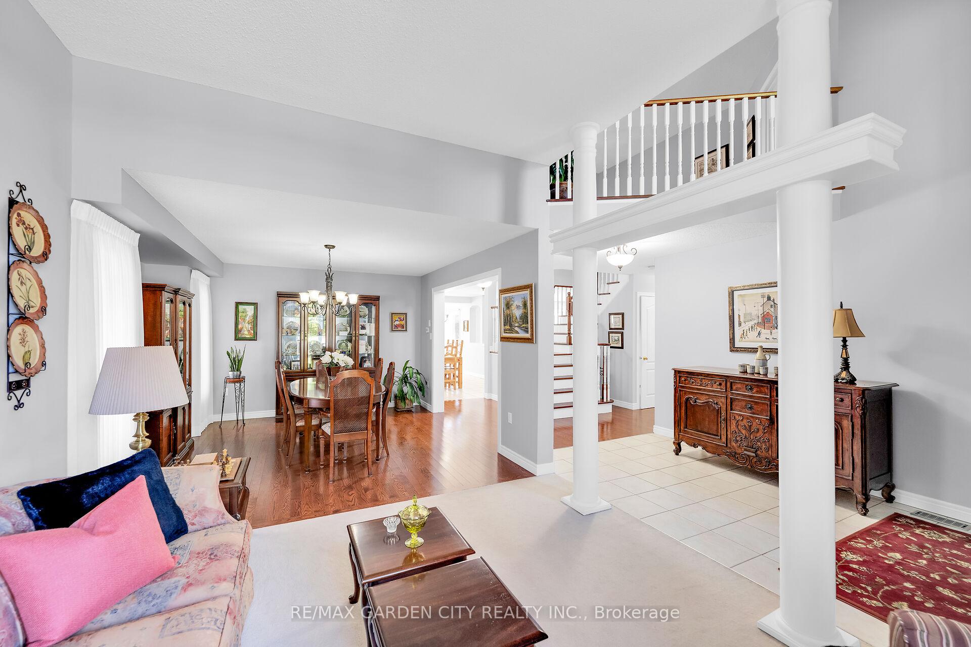 Photo 17 of 19 Golf Woods Drive, Grimsby, Grimsby East — HOMEH