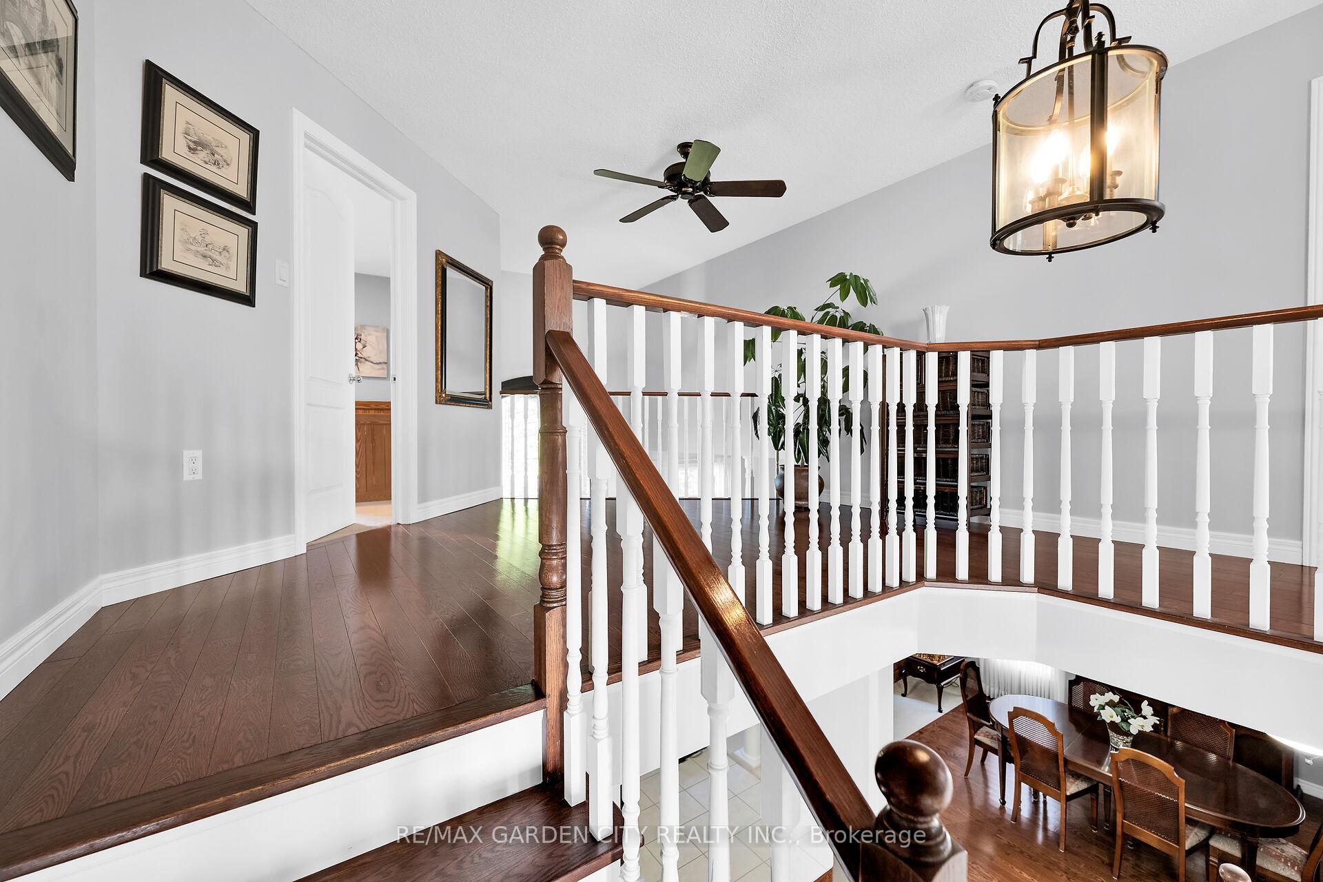 Photo 21 of 19 Golf Woods Drive, Grimsby, Grimsby East — HOMEH