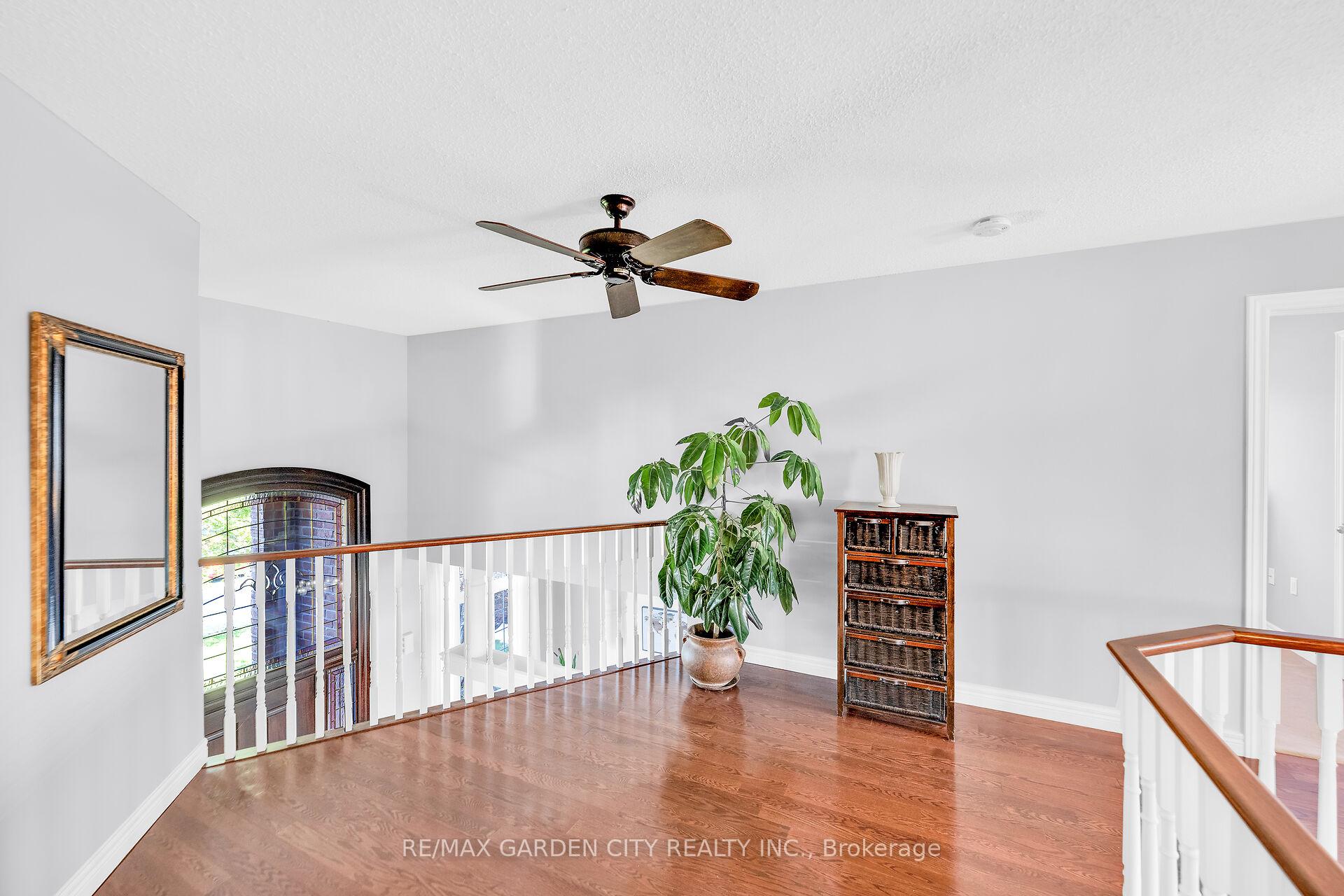 Photo 22 of 19 Golf Woods Drive, Grimsby, Grimsby East — HOMEH