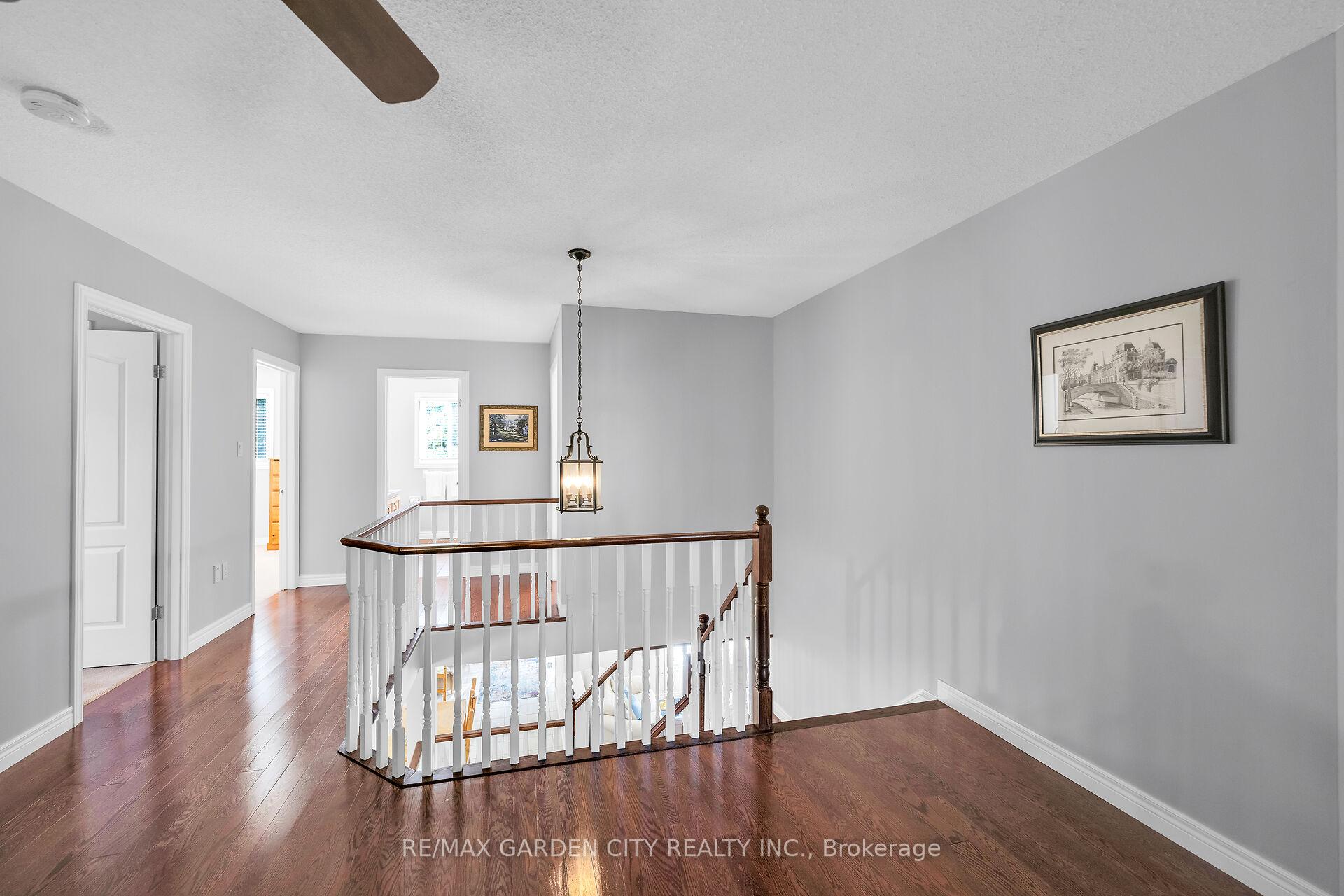 Photo 23 of 19 Golf Woods Drive, Grimsby, Grimsby East — HOMEH