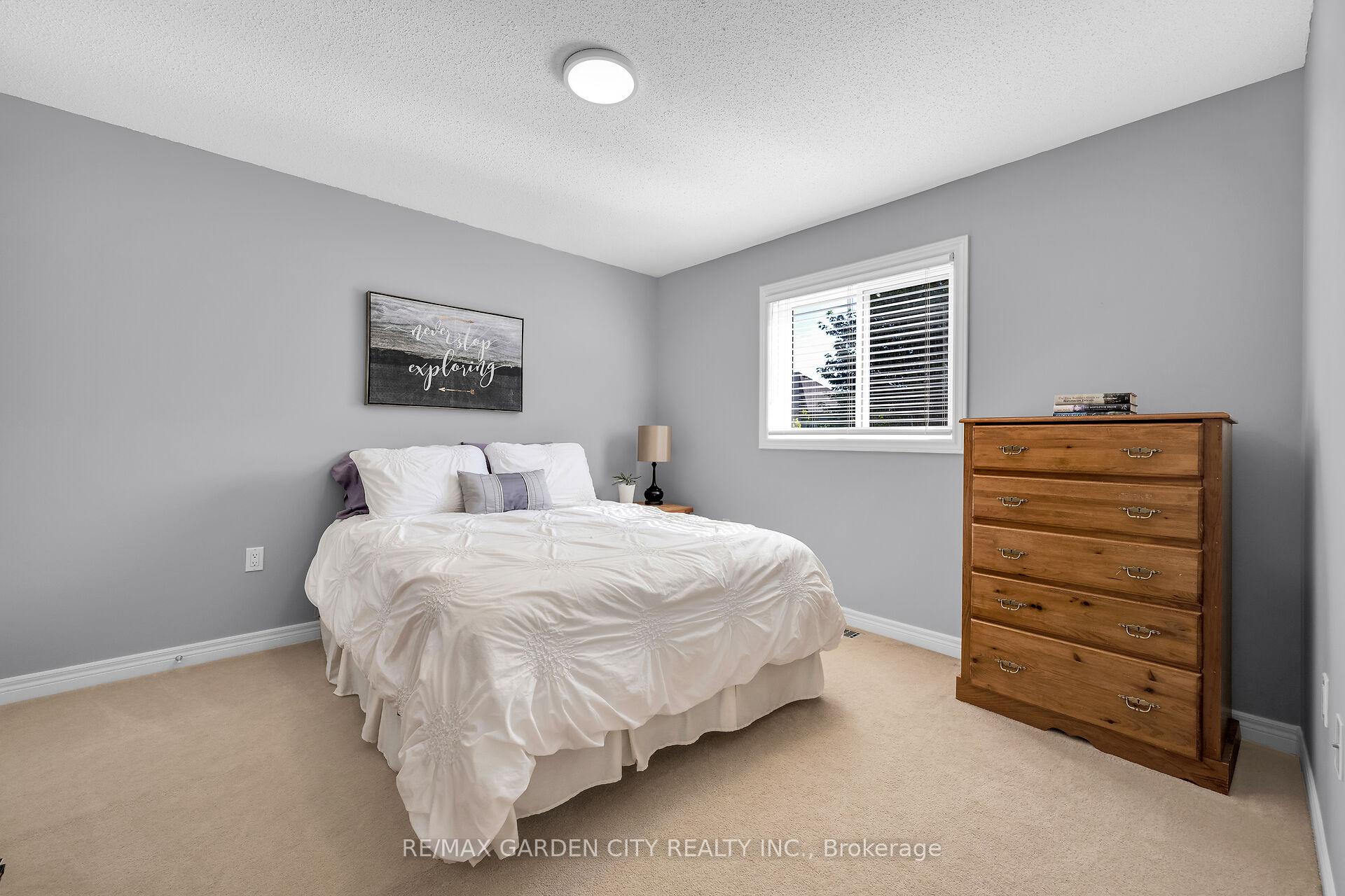 Photo 30 of 19 Golf Woods Drive, Grimsby, Grimsby East — HOMEH