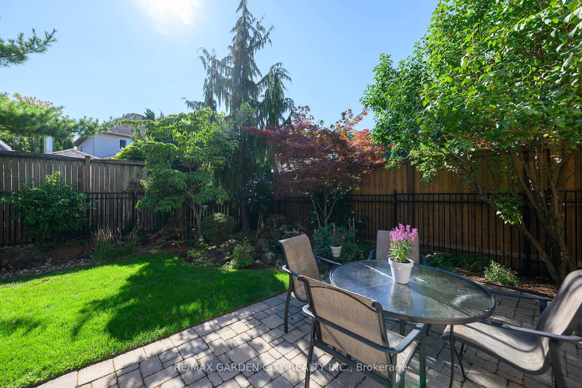 Photo 36 of 19 Golf Woods Drive, Grimsby, Grimsby East — HOMEH