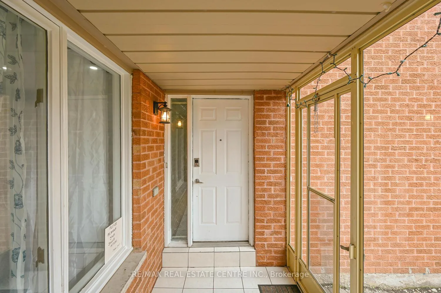 Photo 5 of 10 Stalbridge Avenue, Brampton, Fletcher's Creek South — HOMEH