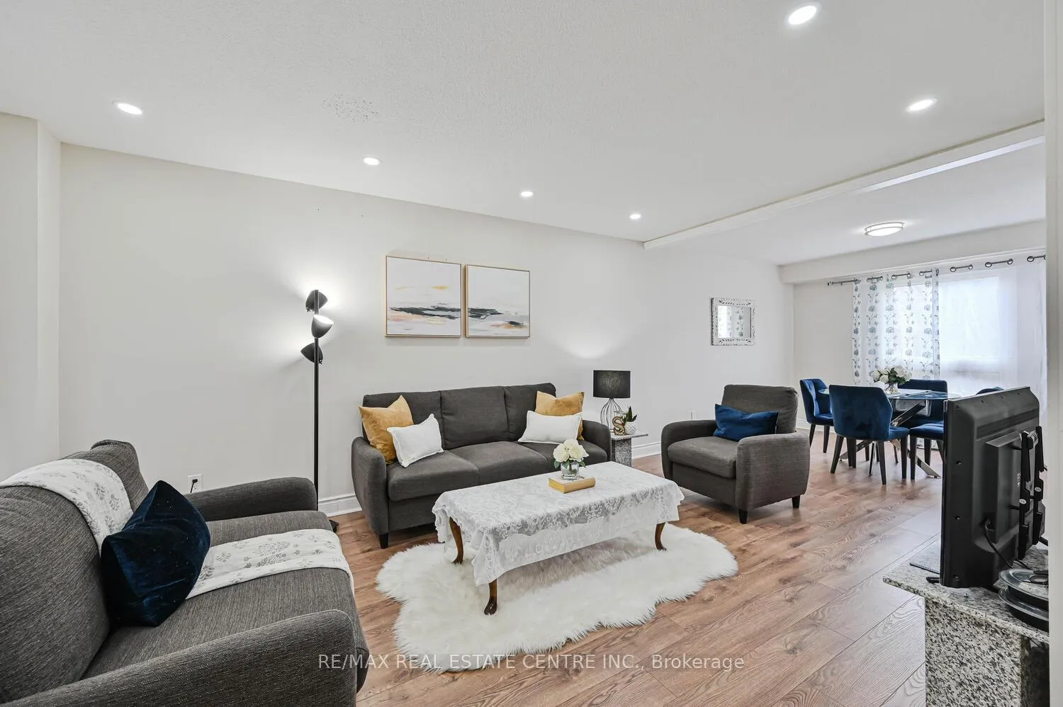 Photo 12 of 10 Stalbridge Avenue, Brampton, Fletcher's Creek South — HOMEH