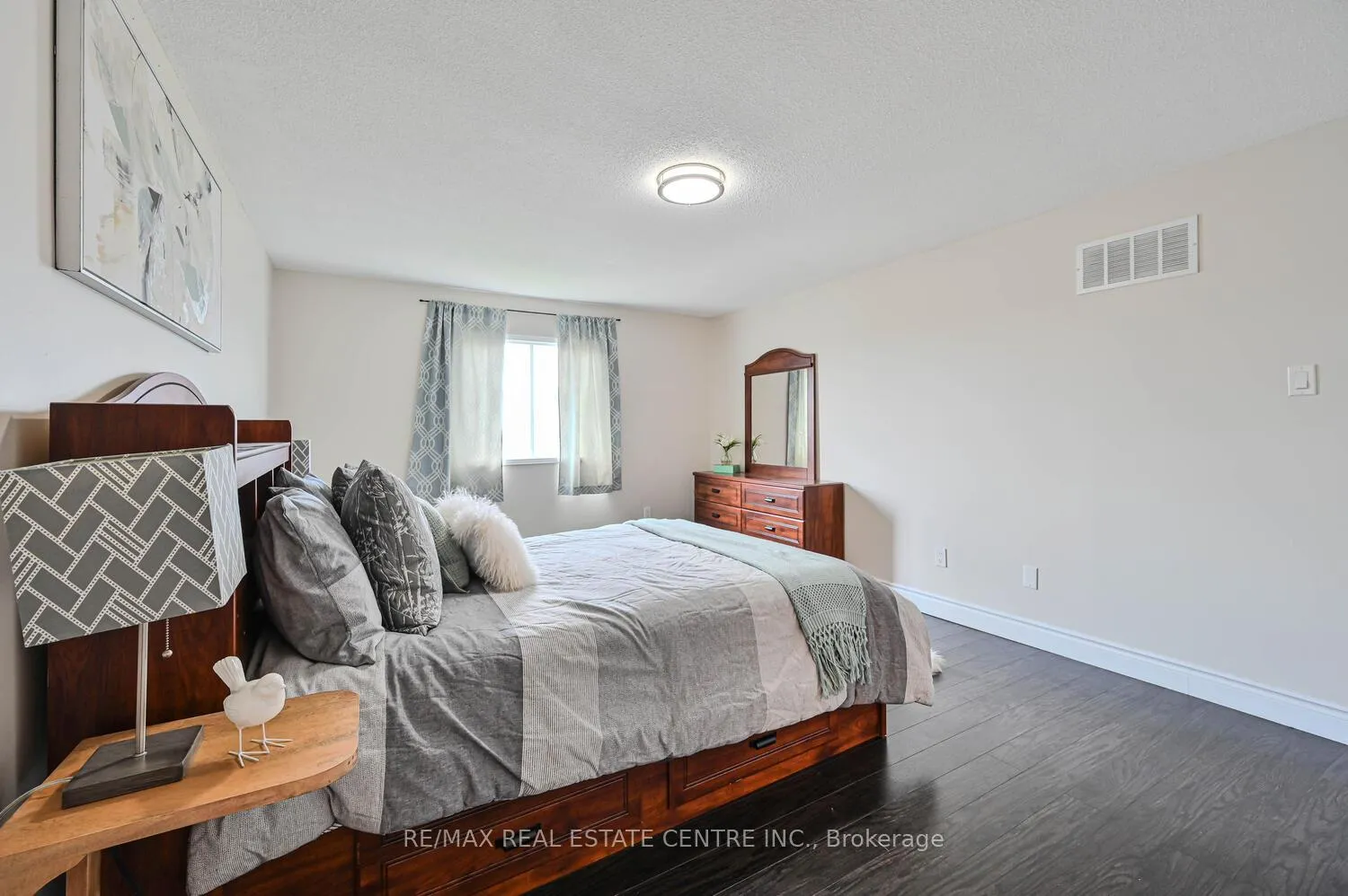 Photo 25 of 10 Stalbridge Avenue, Brampton, Fletcher's Creek South — HOMEH