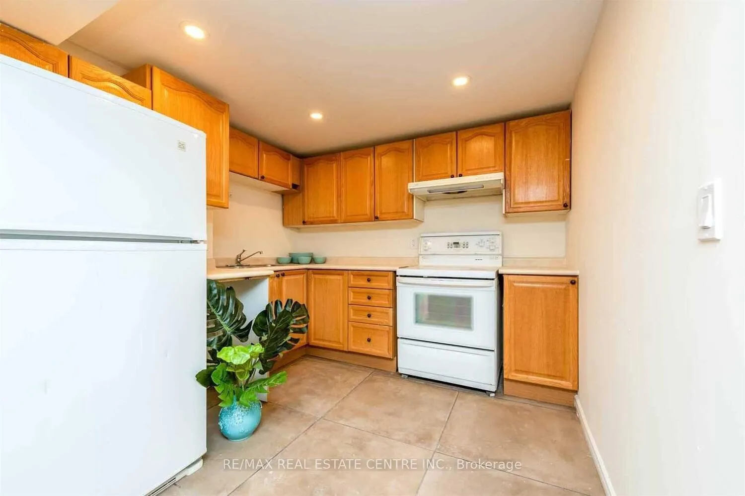 Photo 42 of 10 Stalbridge Avenue, Brampton, Fletcher's Creek South — HOMEH