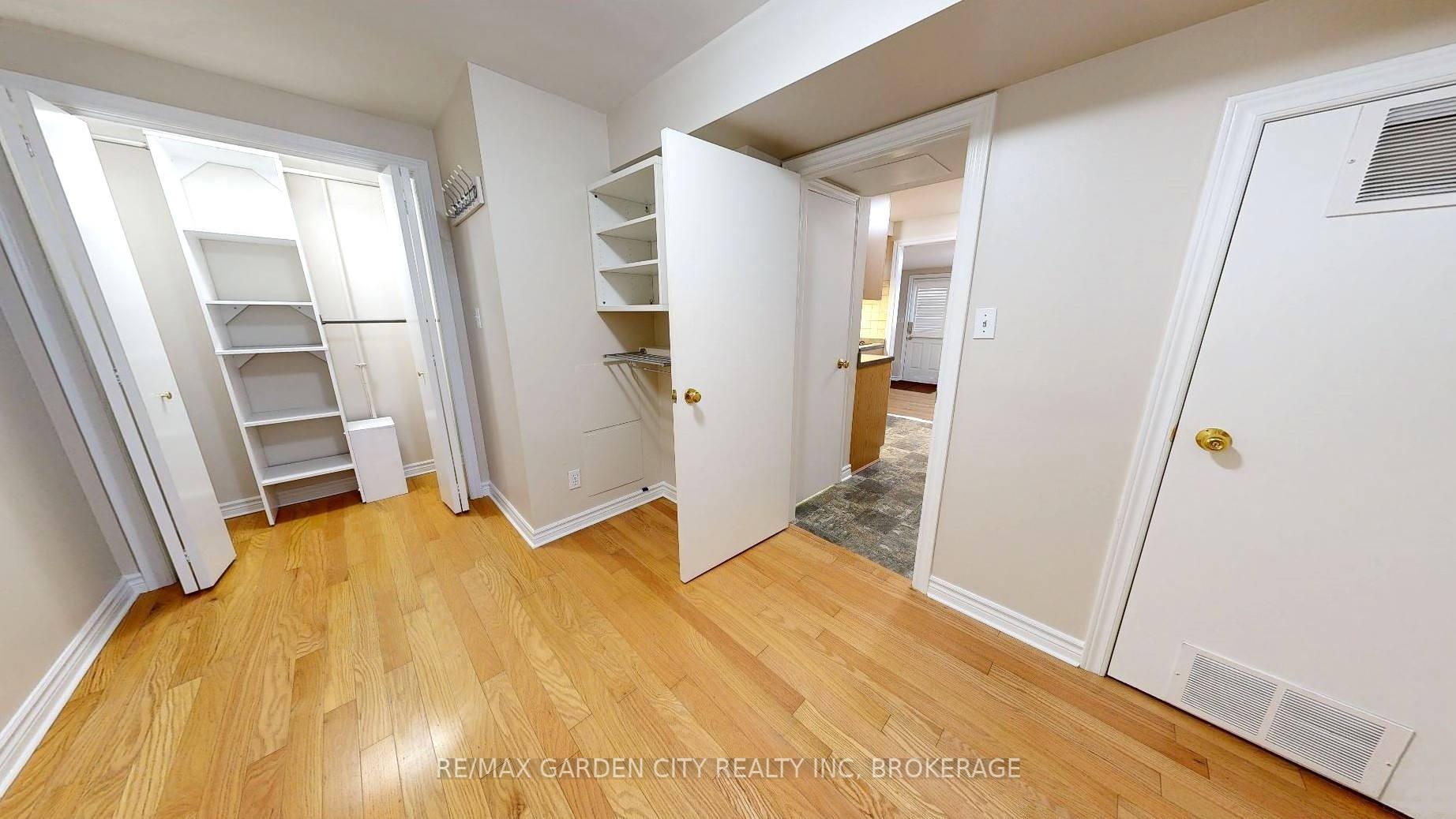 Photo 11 of Unit 119B, 119 Main Street W, Grimsby, Grimsby West — HOMEH
