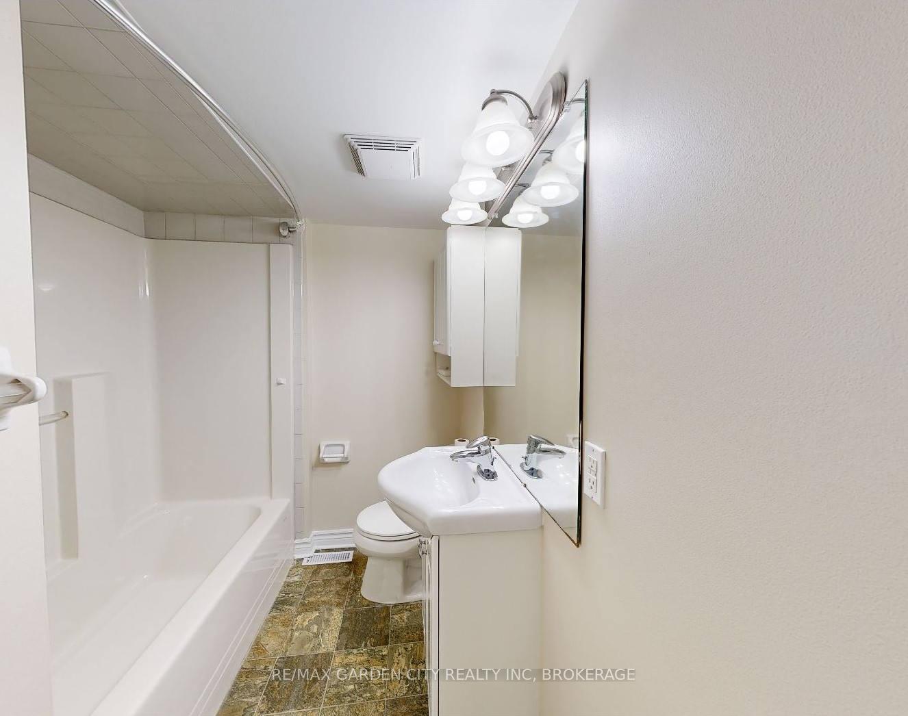 Photo 13 of Unit 119B, 119 Main Street W, Grimsby, Grimsby West — HOMEH