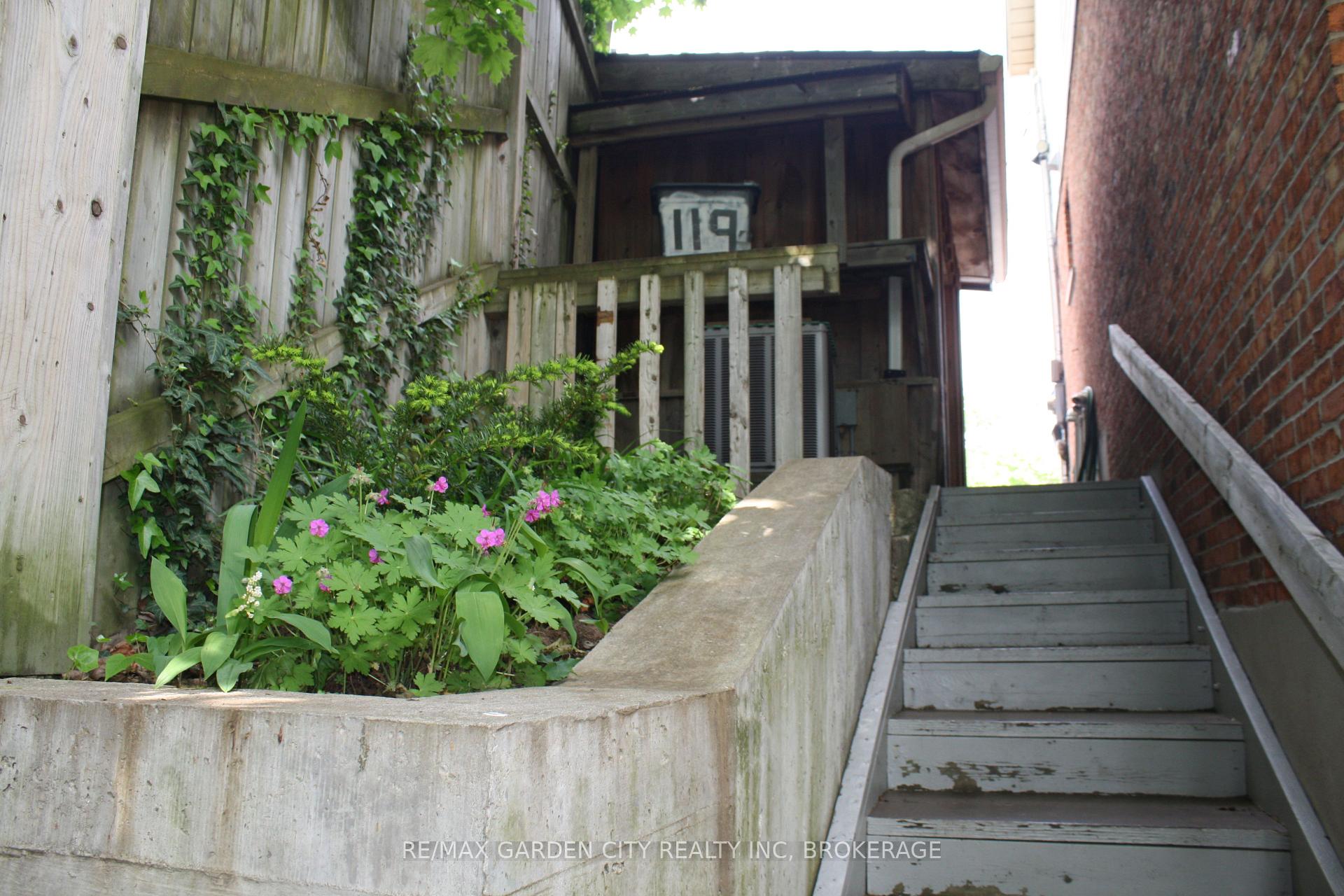 Photo 24 of Unit 119B, 119 Main Street W, Grimsby, Grimsby West — HOMEH