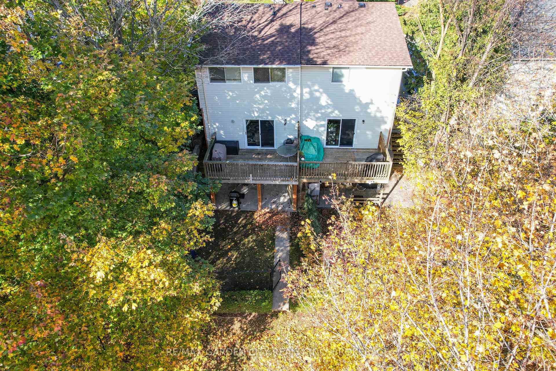 Photo 38 of Unit 119B, 119 Main Street W, Grimsby, Grimsby West — HOMEH