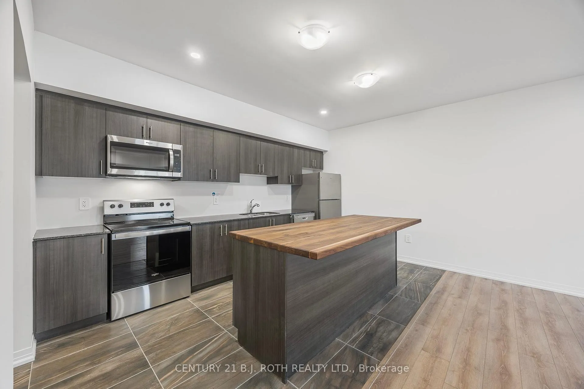 Photo 6 of Unit 613, 15 kneeshaw Drive, Barrie, Rural Barrie Southeast — HOMEH