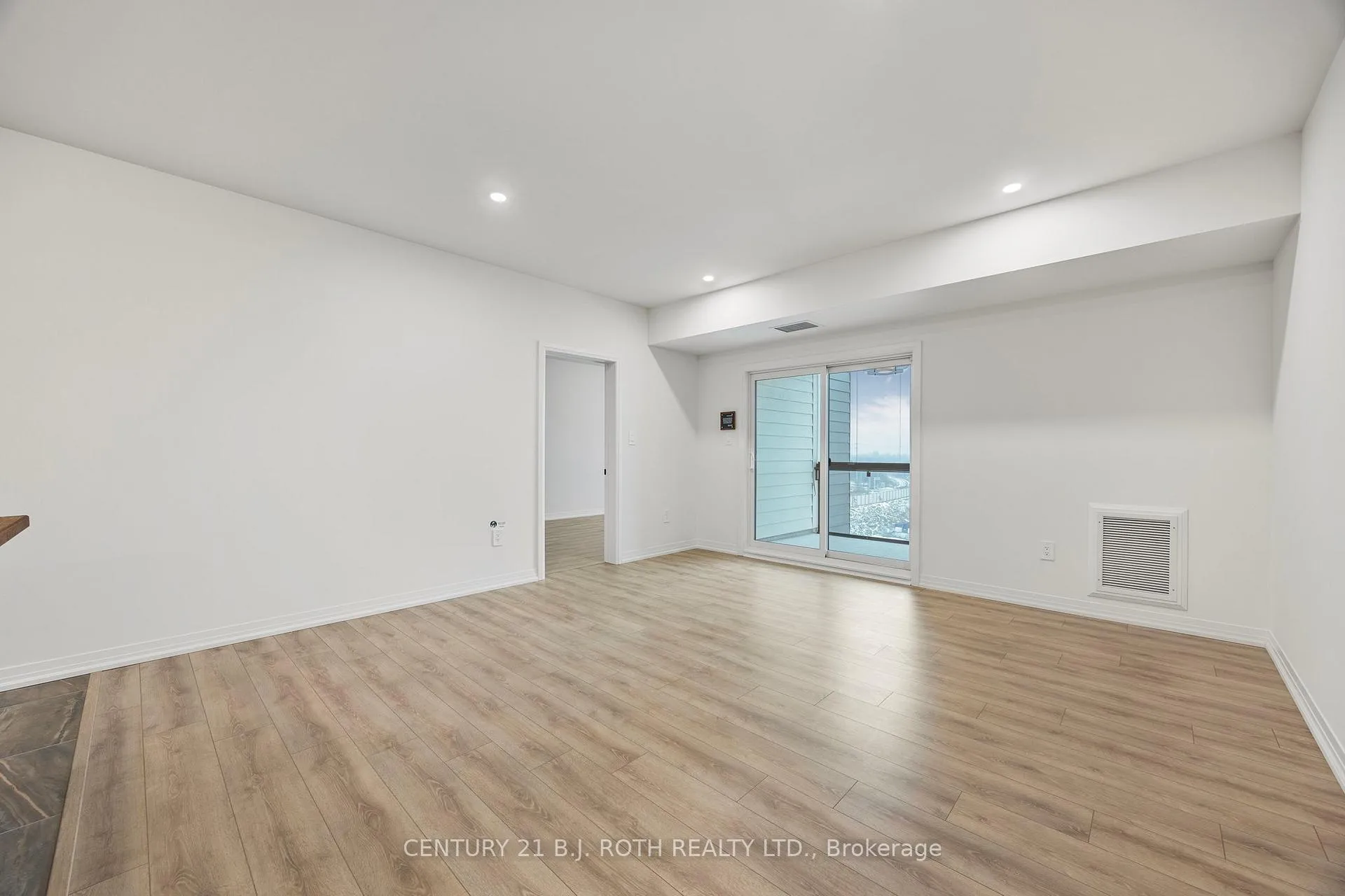 Photo 24 of Unit 613, 15 kneeshaw Drive, Barrie, Rural Barrie Southeast — HOMEH