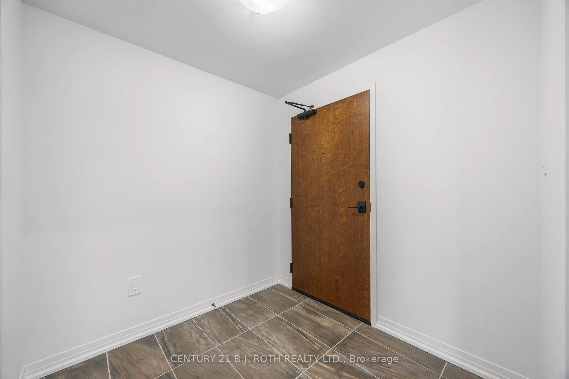 Photo 32 of Unit 613, 15 kneeshaw Drive, Barrie, Rural Barrie Southeast — HOMEH