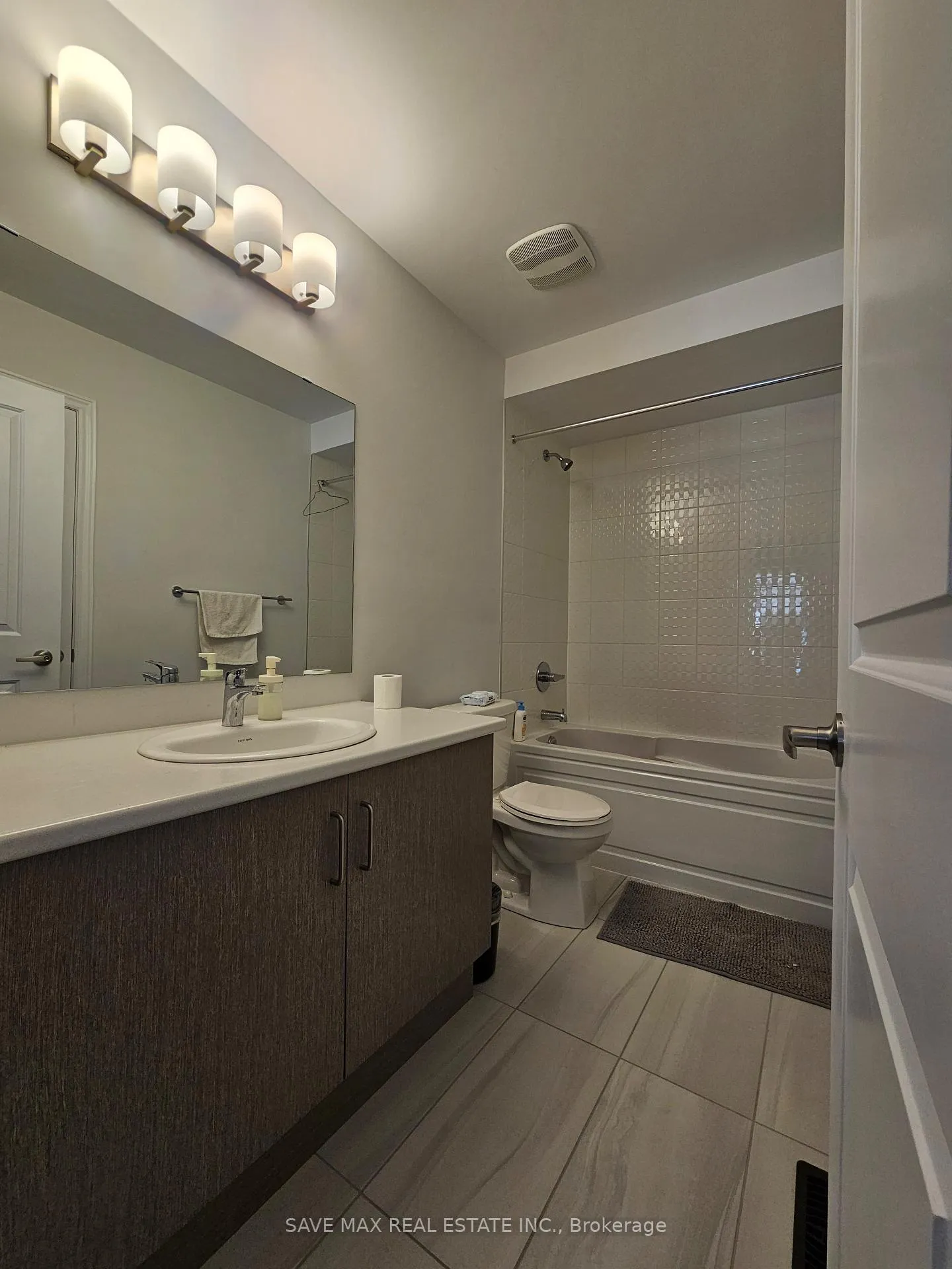 Photo 14 of 1084 Lockie Drive, Oshawa, Kedron — HOMEH