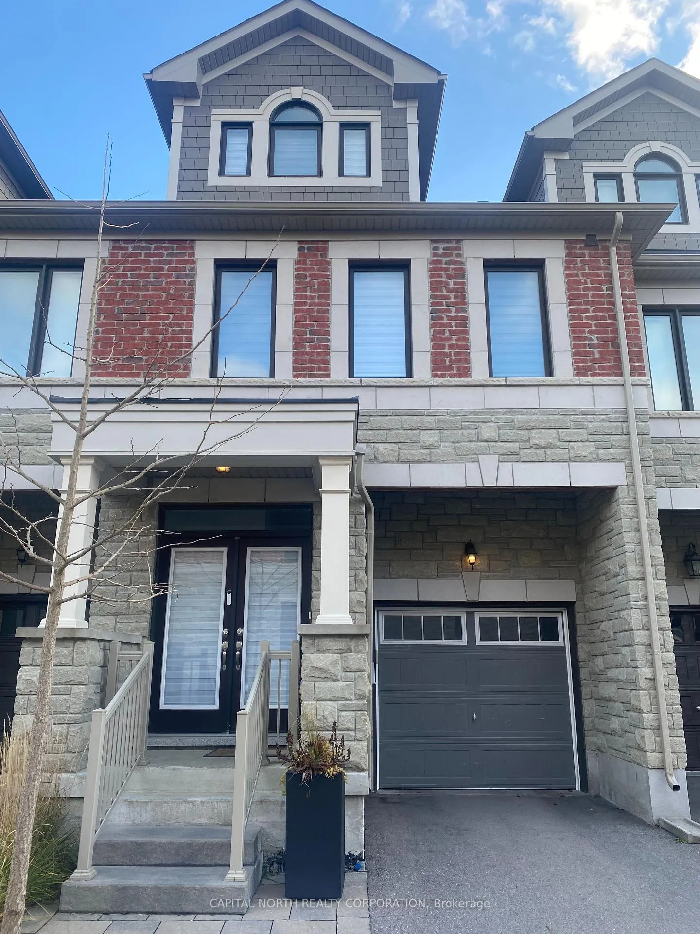 Front of 60 Hiawatha Court