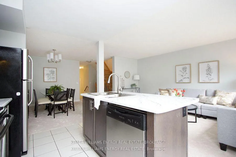 Photo 4 of 156 Iribelle Avenue, Oshawa, Windfields — HOMEH