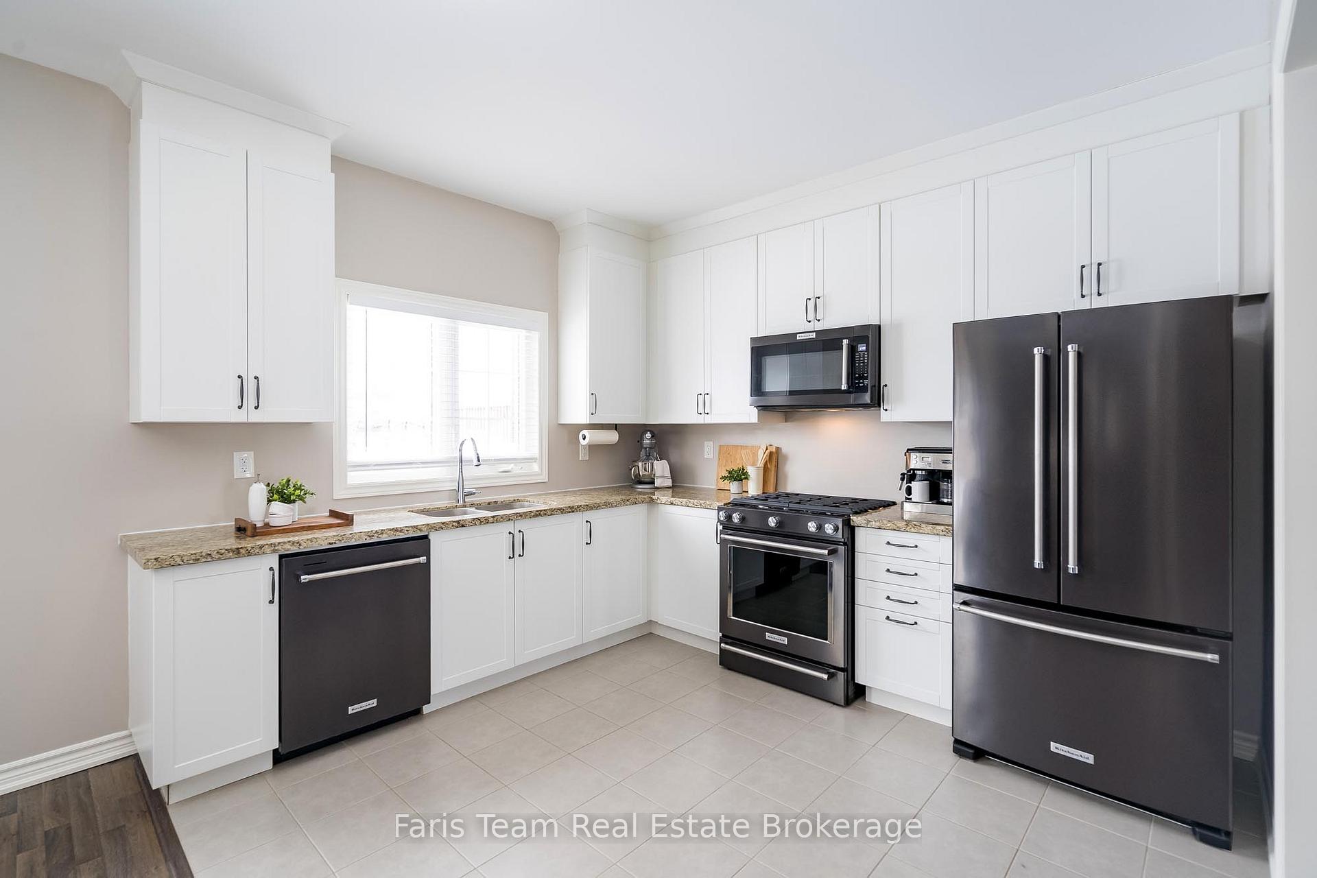Photo 3 of 210 Springfield Crescent, Clearview, Stayner — HOMEH