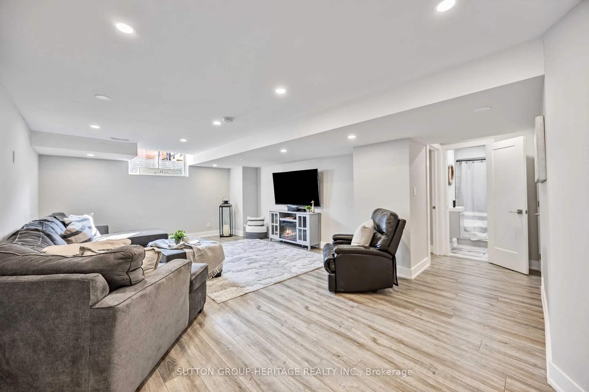 Photo 30 of 491 Windfields Farm Drive W, Oshawa, Windfields — HOMEH