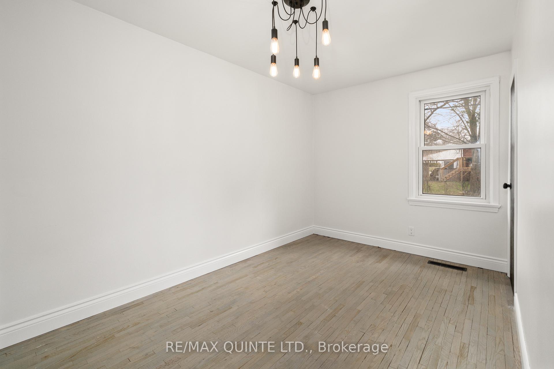 Photo 17 of 74 Hastings Drive, Belleville, Belleville Ward — HOMEH