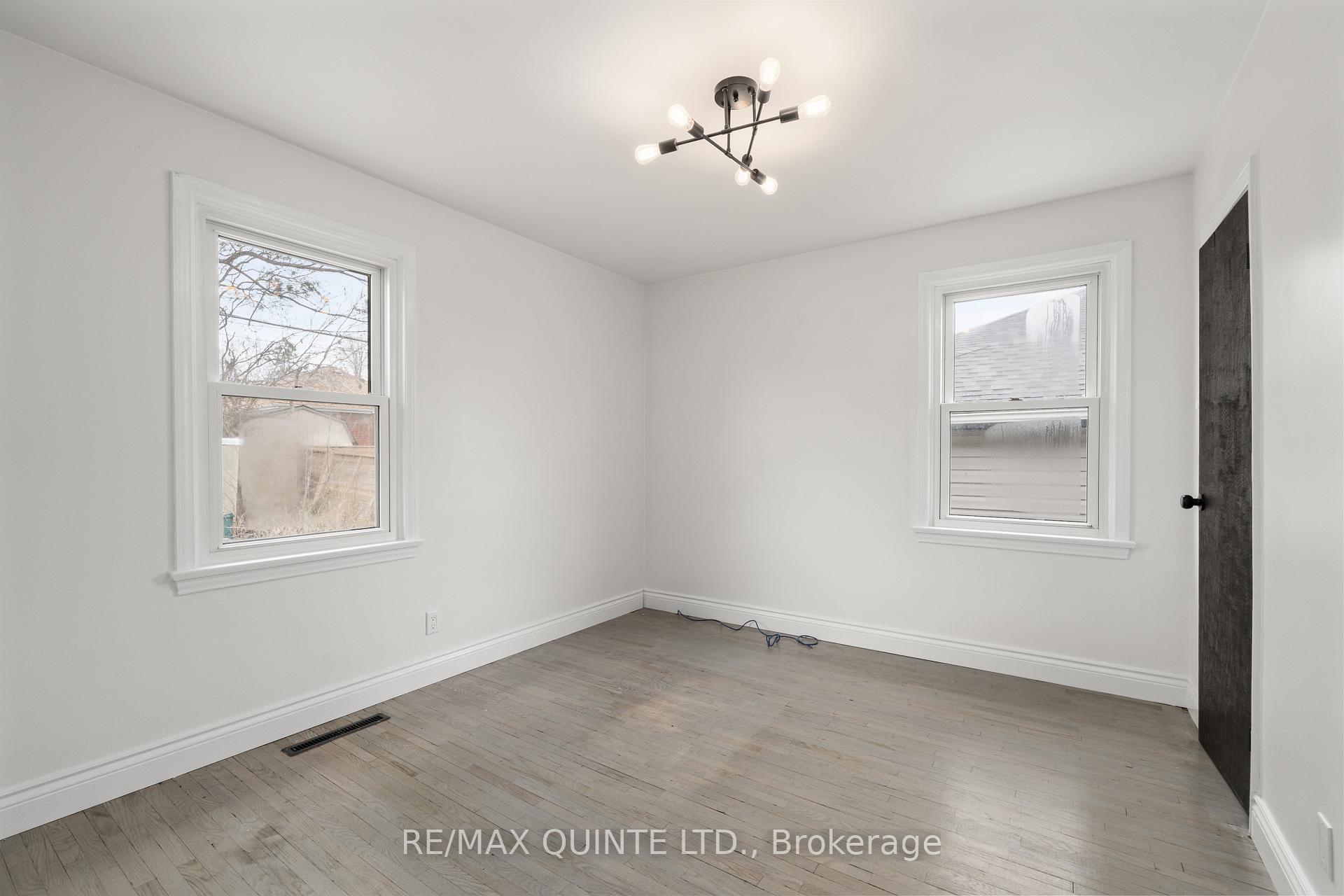 Photo 19 of 74 Hastings Drive, Belleville, Belleville Ward — HOMEH