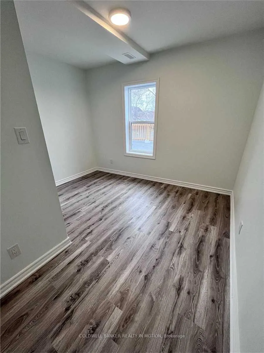 Photo 11 of 299 Ottawa Street N, Hamilton, Crown Point — HOMEH