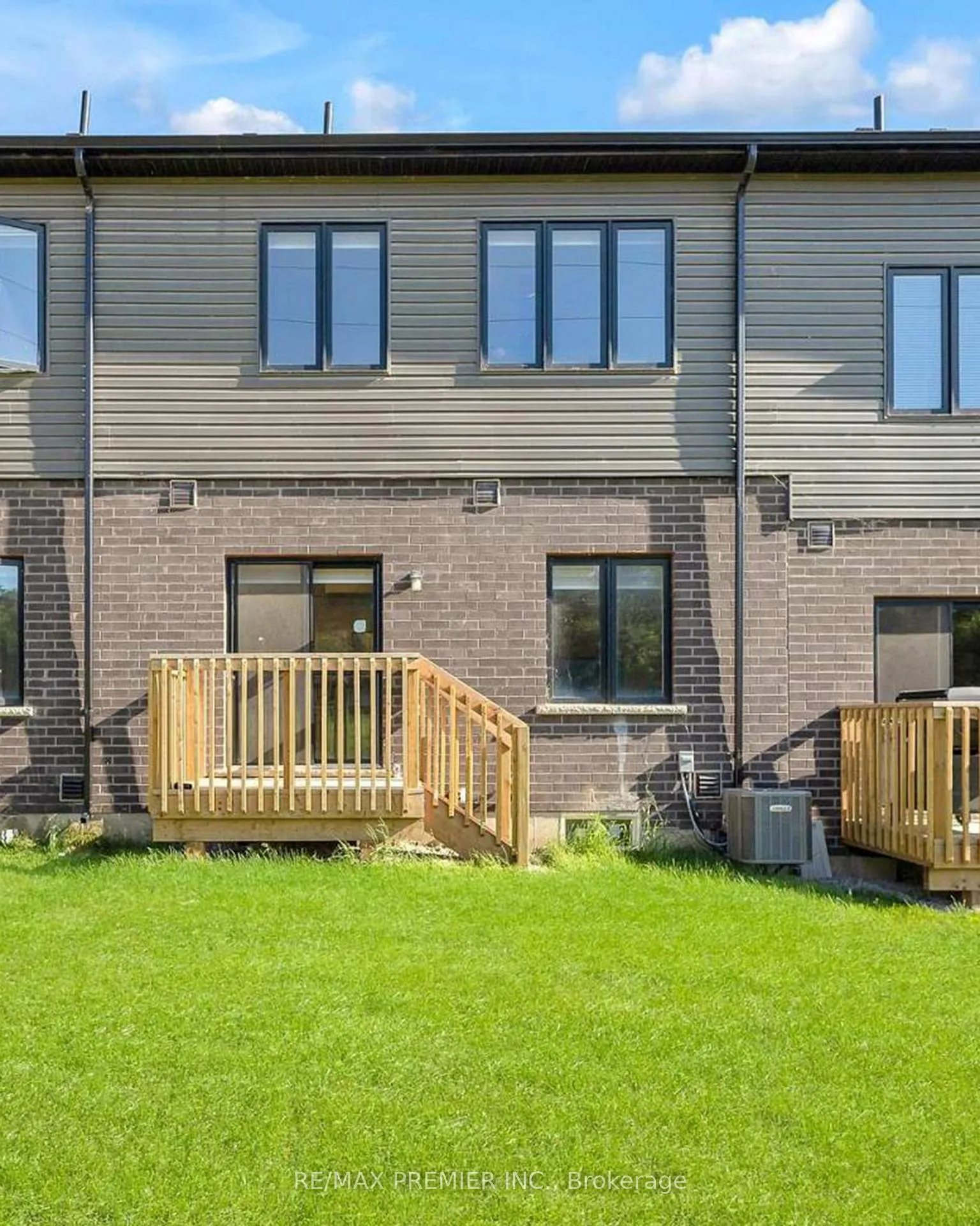 Photo 13 of 25 George Brier Drive E, Brant, Paris — HOMEH