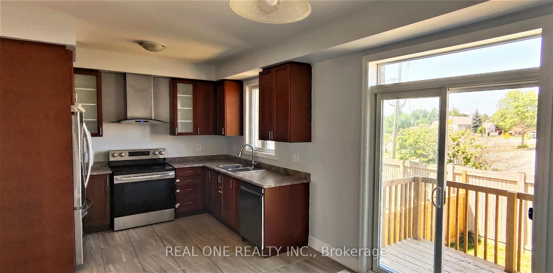 Photo 4 of 64 Kingknoll Crescent, Georgina, Keswick South — HOMEH