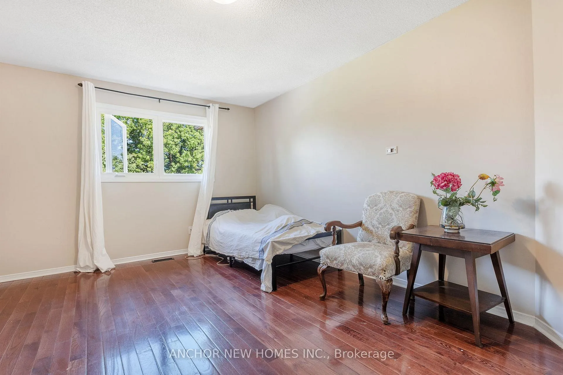 Photo 21 of 52 Settler Court, Brampton, Heart Lake West — HOMEH