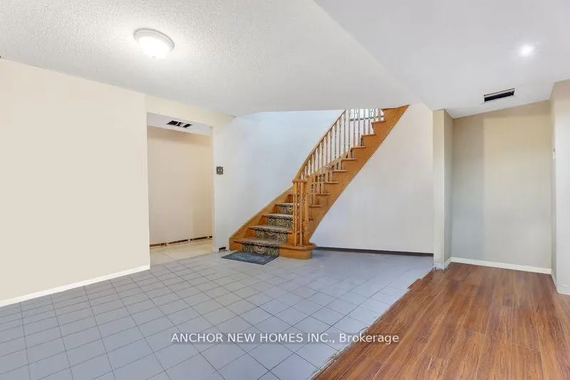 Photo 22 of 52 Settler Court, Brampton, Heart Lake West — HOMEH