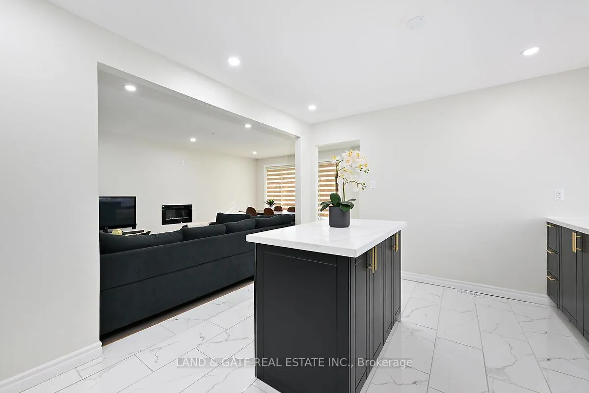 Photo 9 of 400 Limeridge Road W, Hamilton, Rolston — HOMEH