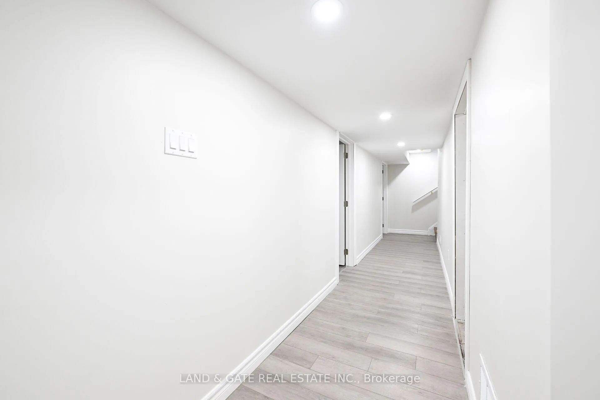 Photo 23 of 400 Limeridge Road W, Hamilton, Rolston — HOMEH