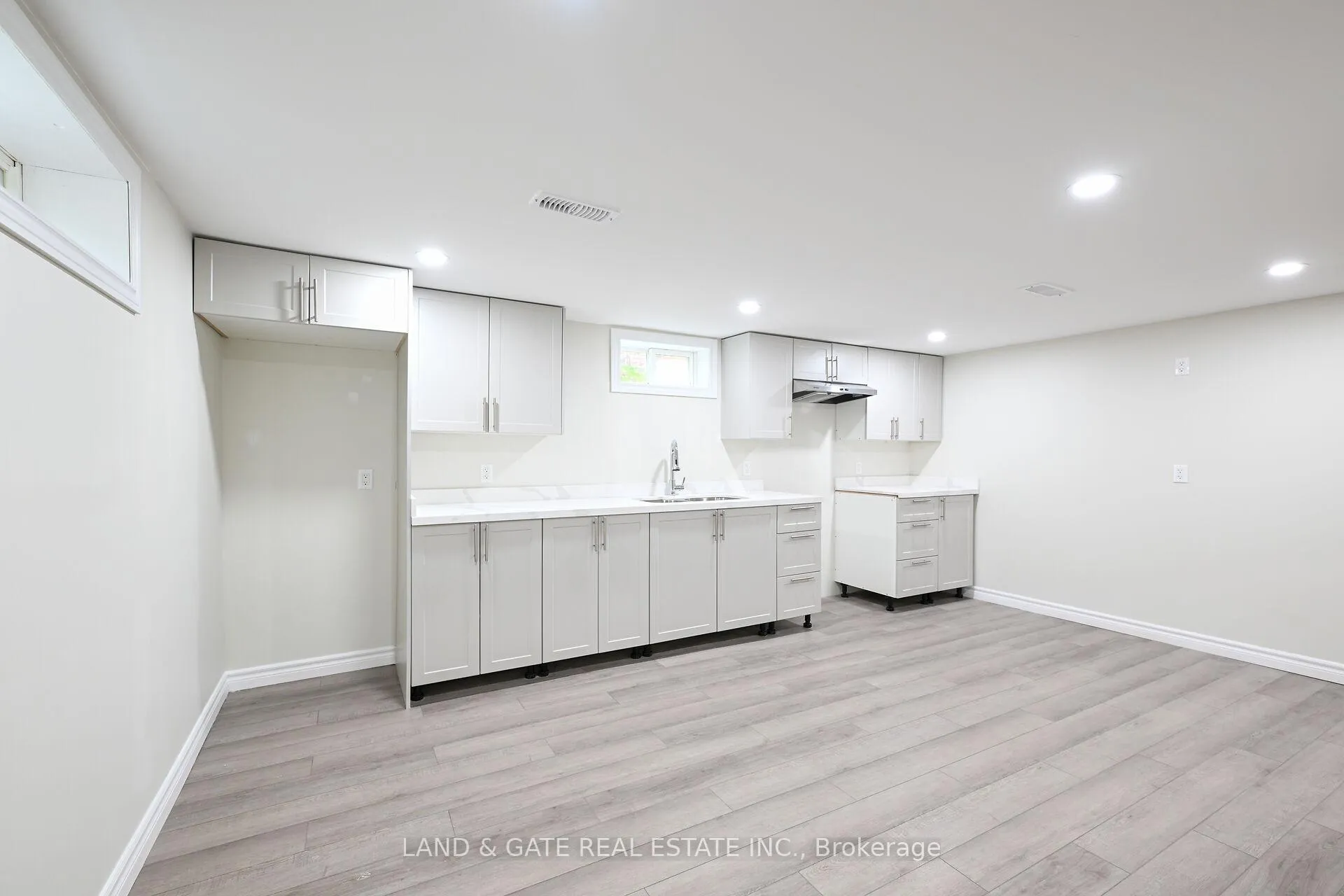 Photo 26 of 400 Limeridge Road W, Hamilton, Rolston — HOMEH