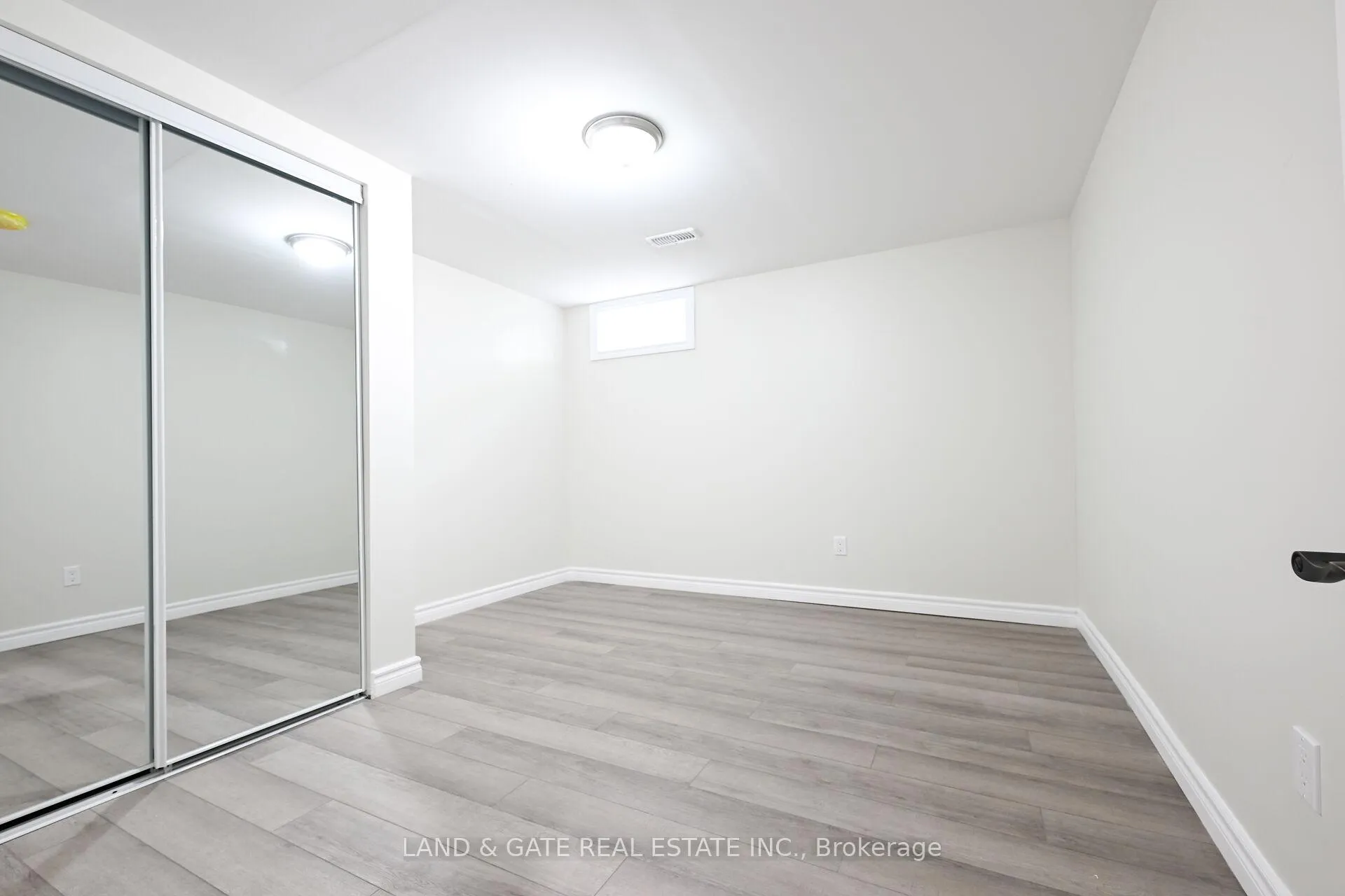 Photo 30 of 400 Limeridge Road W, Hamilton, Rolston — HOMEH