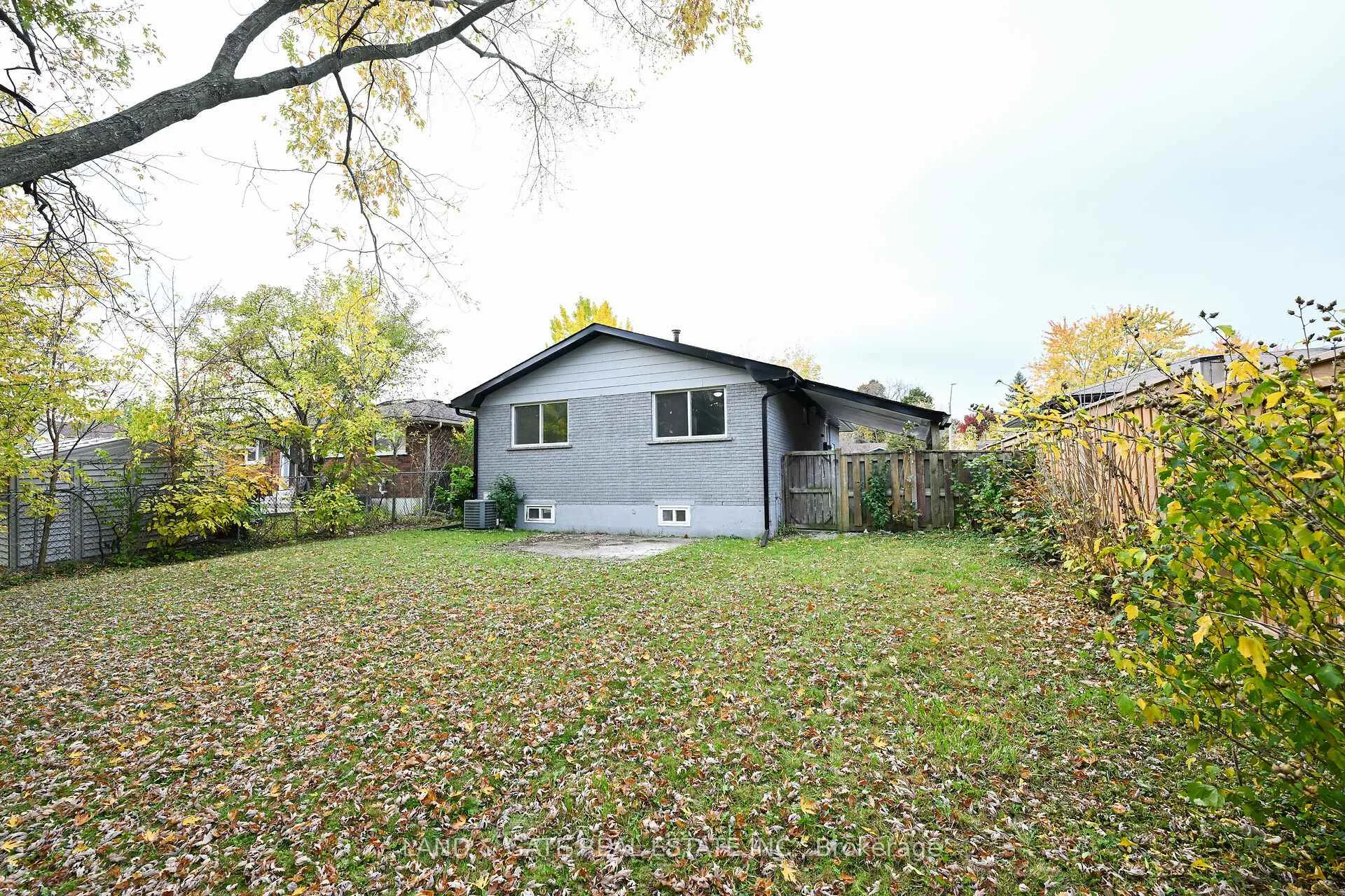 Photo 33 of 400 Limeridge Road W, Hamilton, Rolston — HOMEH