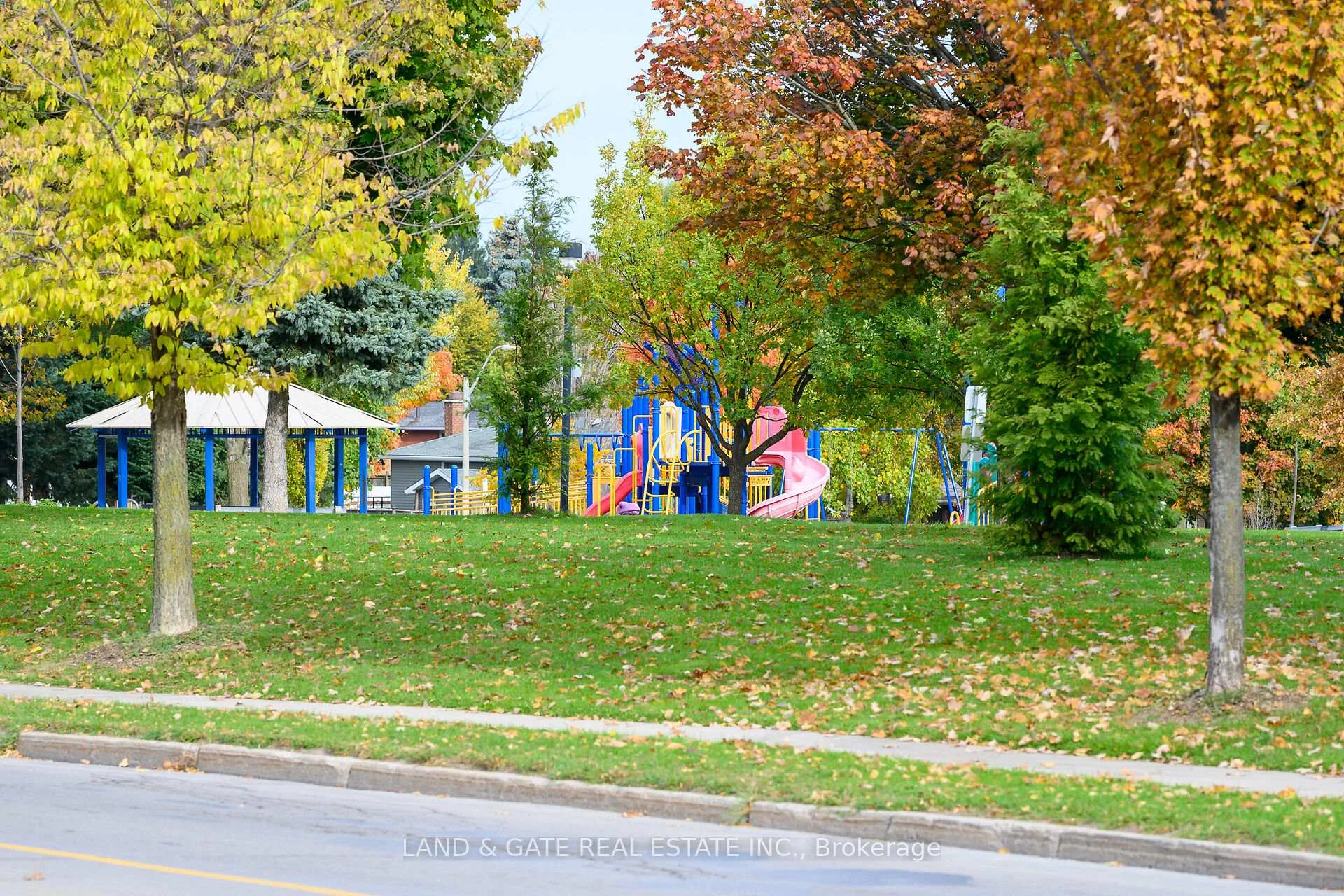 Photo 38 of 400 Limeridge Road W, Hamilton, Rolston — HOMEH