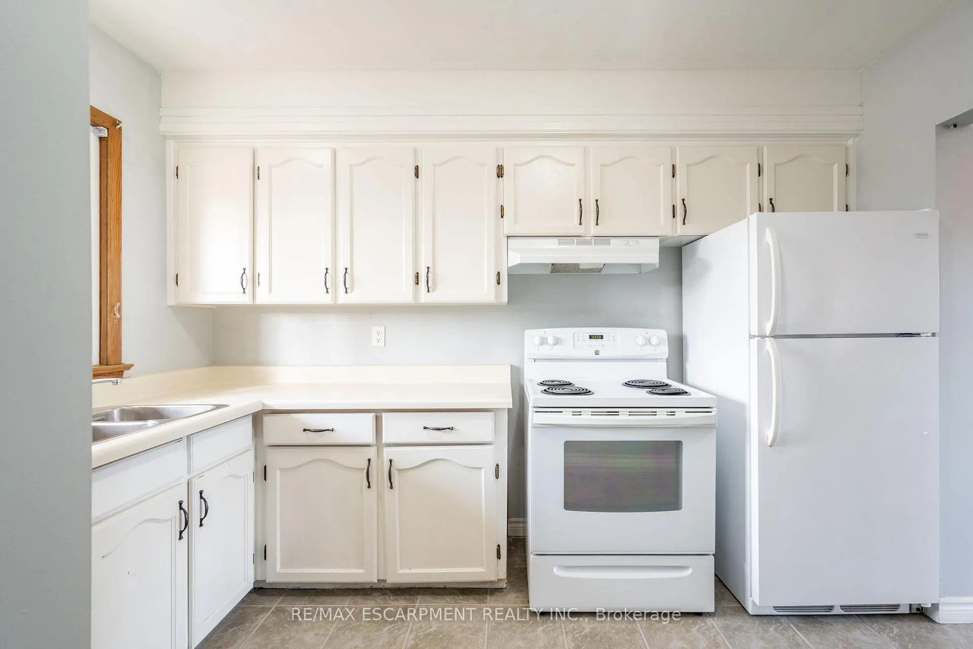 Photo 11 of 47 Bobolink Road, Hamilton, Bruleville — HOMEH