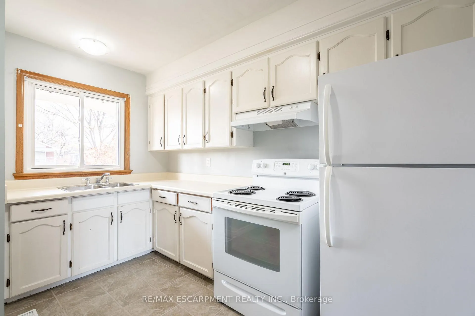 Photo 12 of 47 Bobolink Road, Hamilton, Bruleville — HOMEH