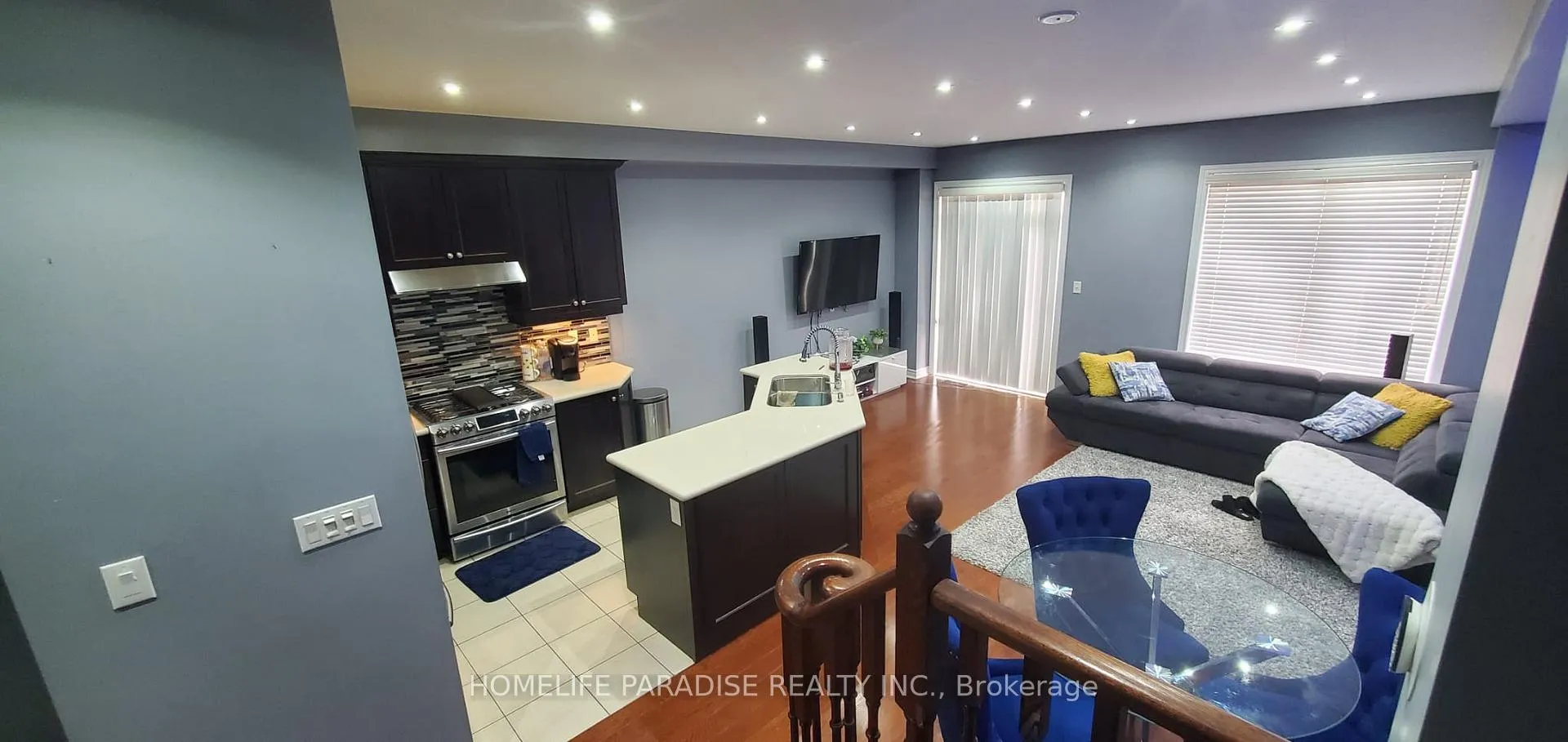 Photo 5 of 76 Goodsway Trail, Brampton, Northwest Brampton — HOMEH