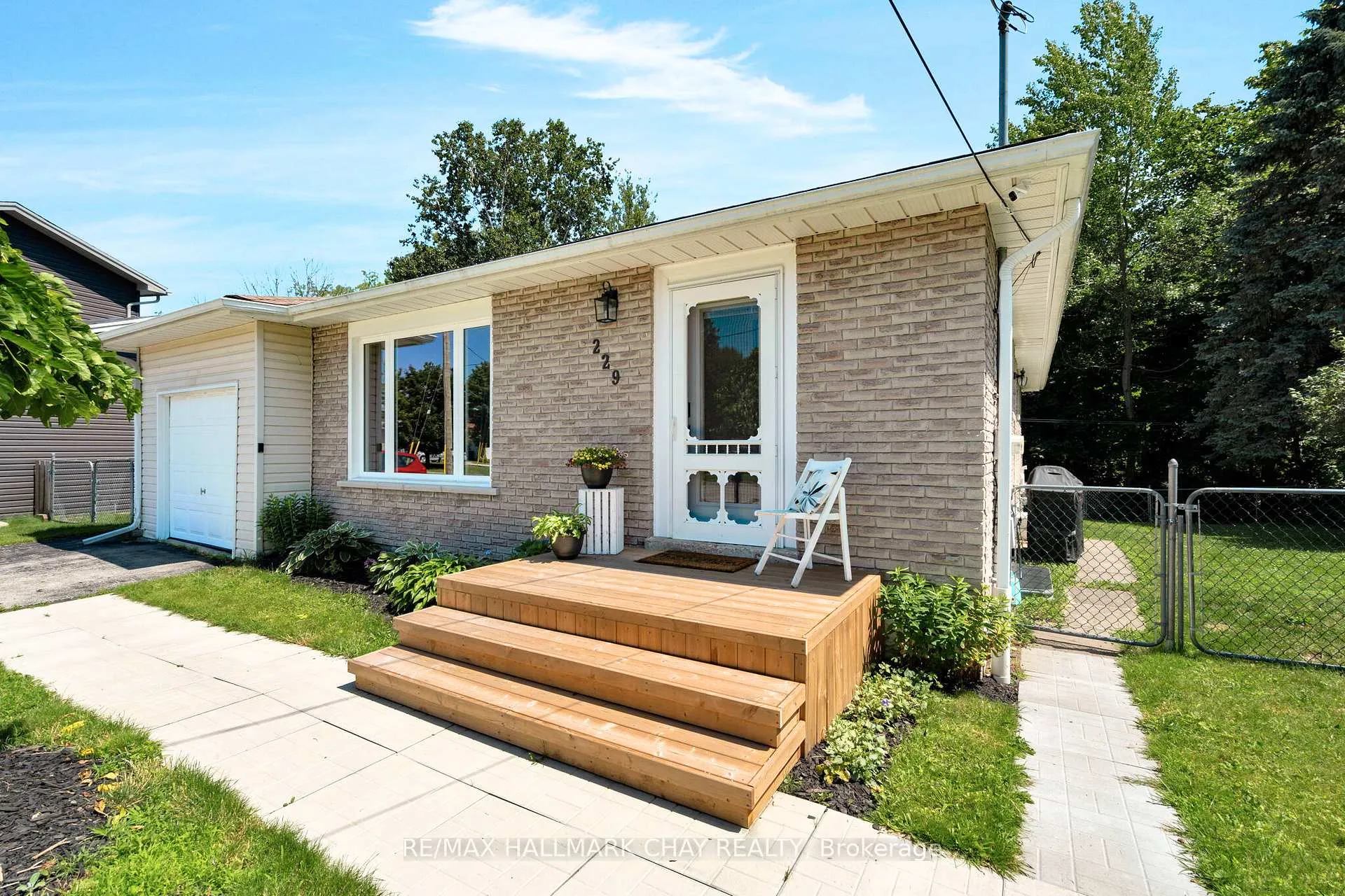 Photo 2 of 229 Eric Street, Clearview, Stayner — HOMEH