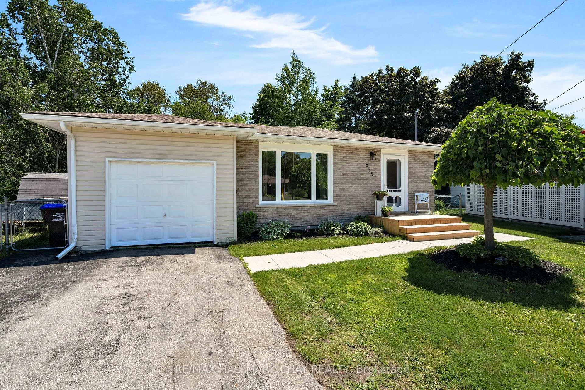Photo 4 of 229 Eric Street, Clearview, Stayner — HOMEH