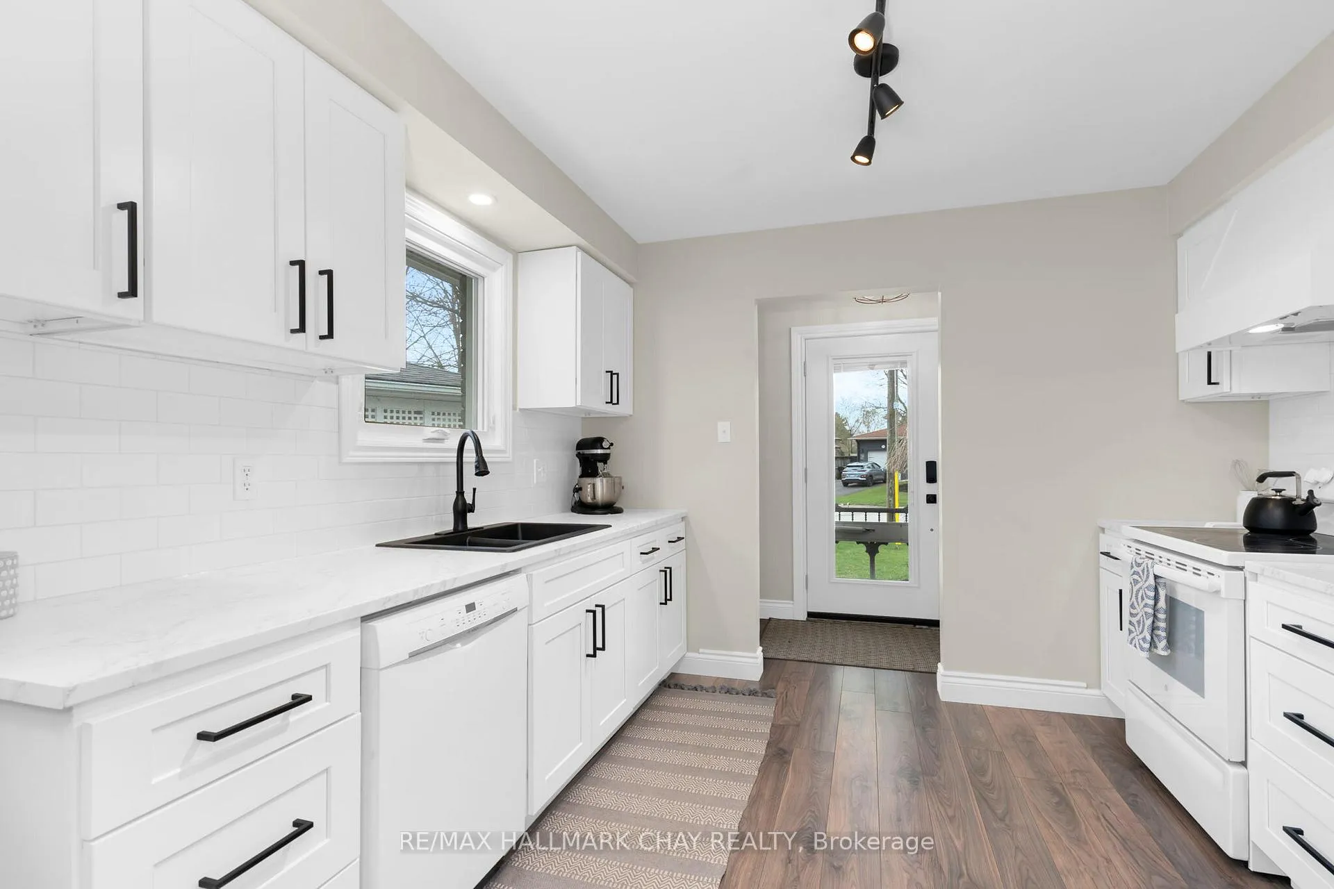 Photo 6 of 229 Eric Street, Clearview, Stayner — HOMEH
