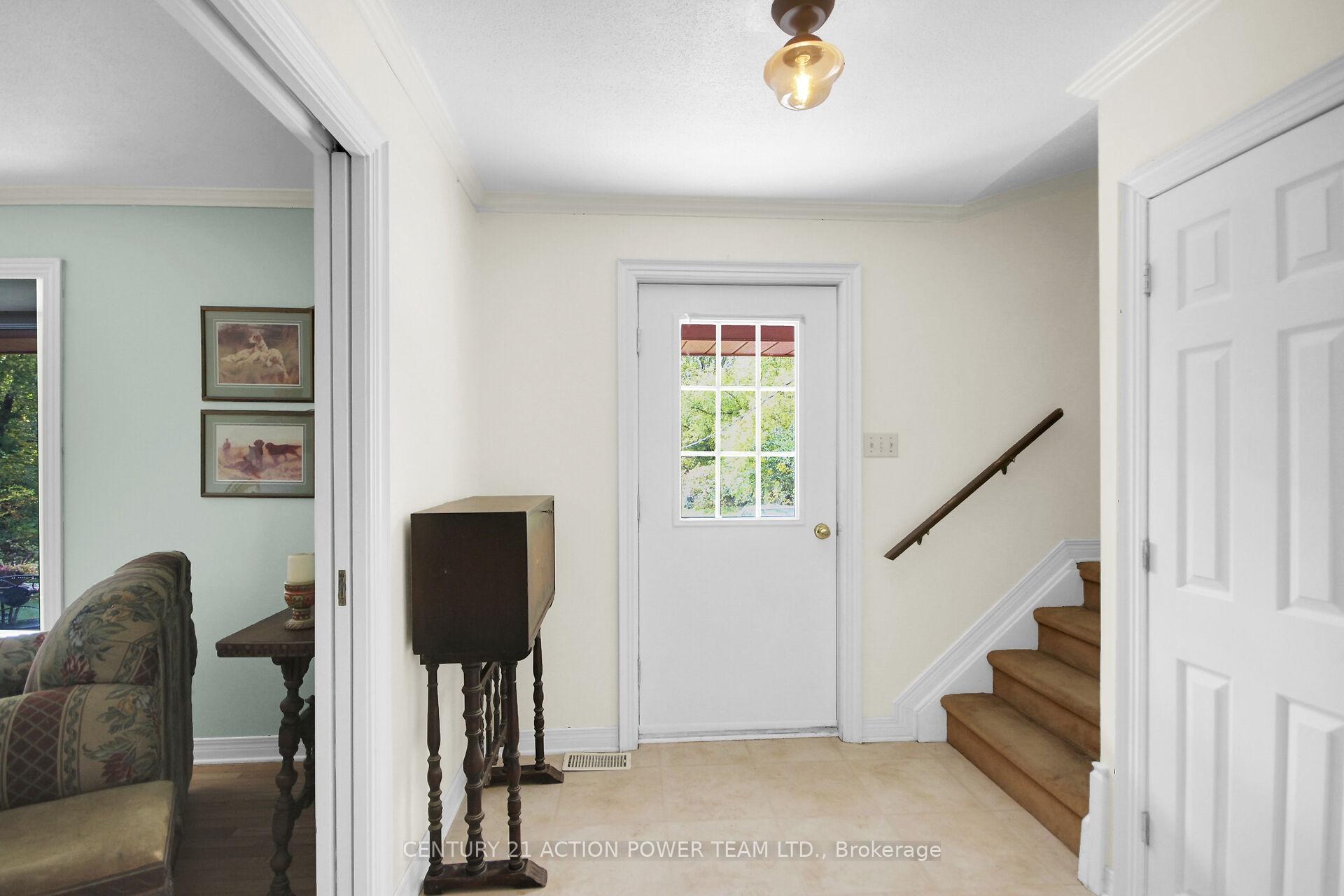 Photo 4 of 5658 Marlene Cr, Ottawa, Osgoode — HOMEH