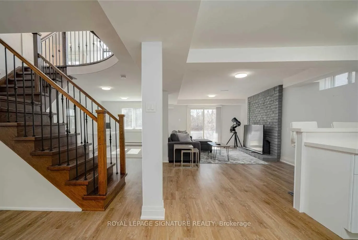 Photo 21 of 34 Alexis Road, Markham, Thornlea — HOMEH