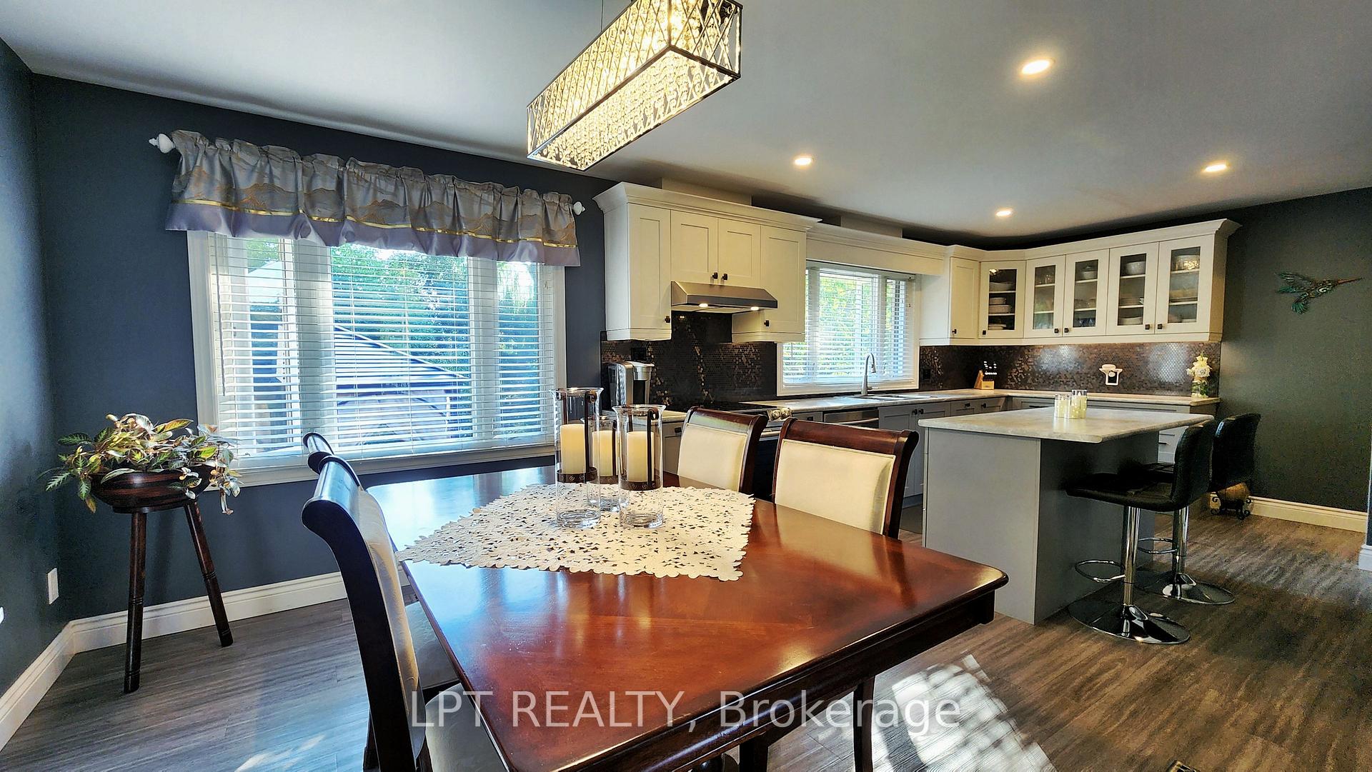 Photo 7 of 25 Davidson Street, Barrie, Wellington — HOMEH