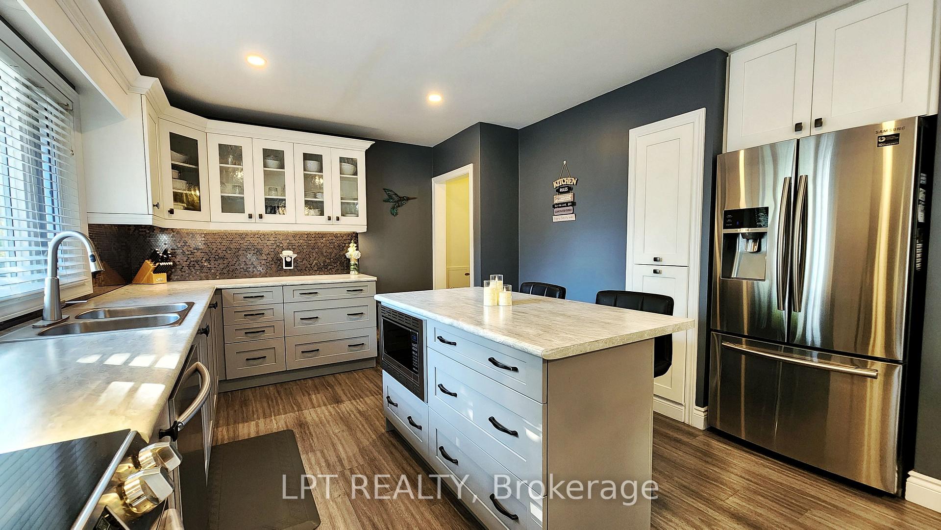 Photo 9 of 25 Davidson Street, Barrie, Wellington — HOMEH