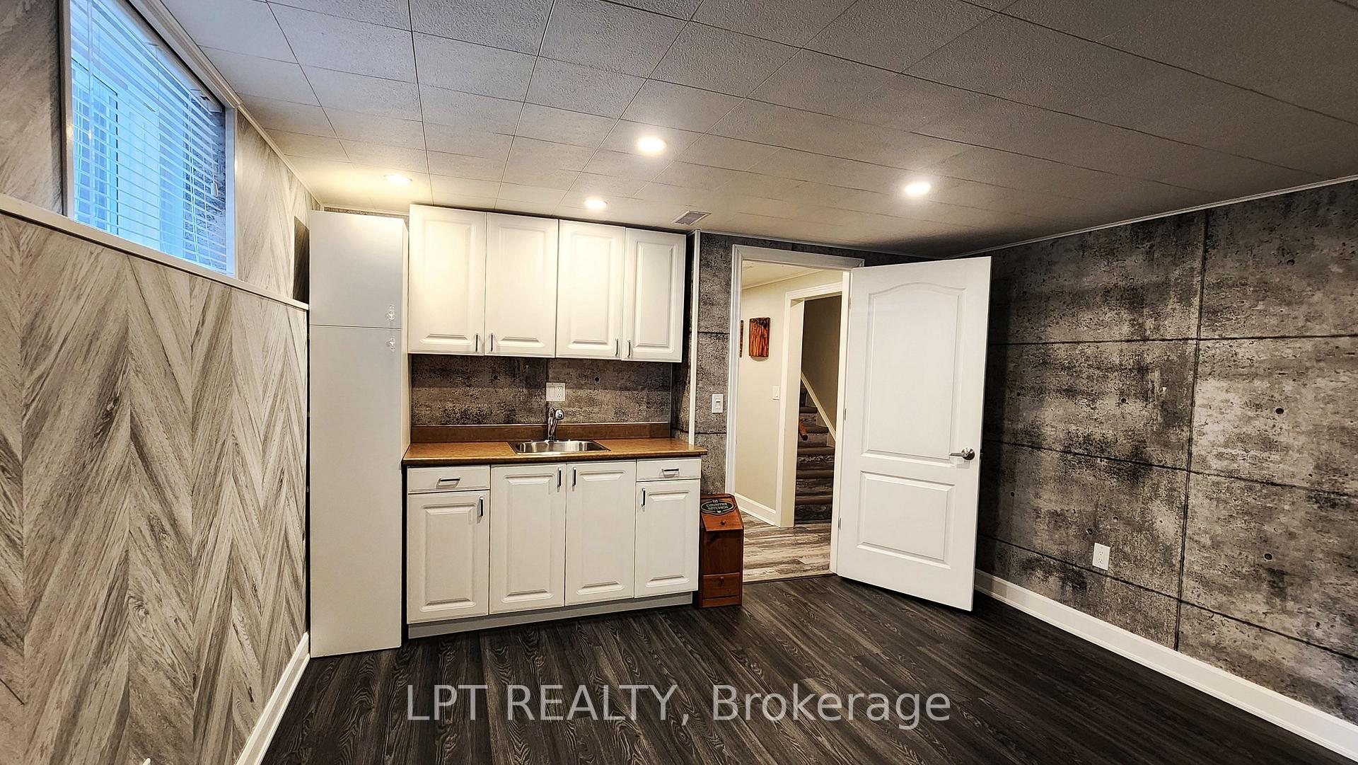 Photo 21 of 25 Davidson Street, Barrie, Wellington — HOMEH