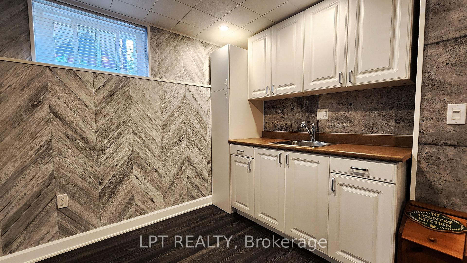 Photo 22 of 25 Davidson Street, Barrie, Wellington — HOMEH