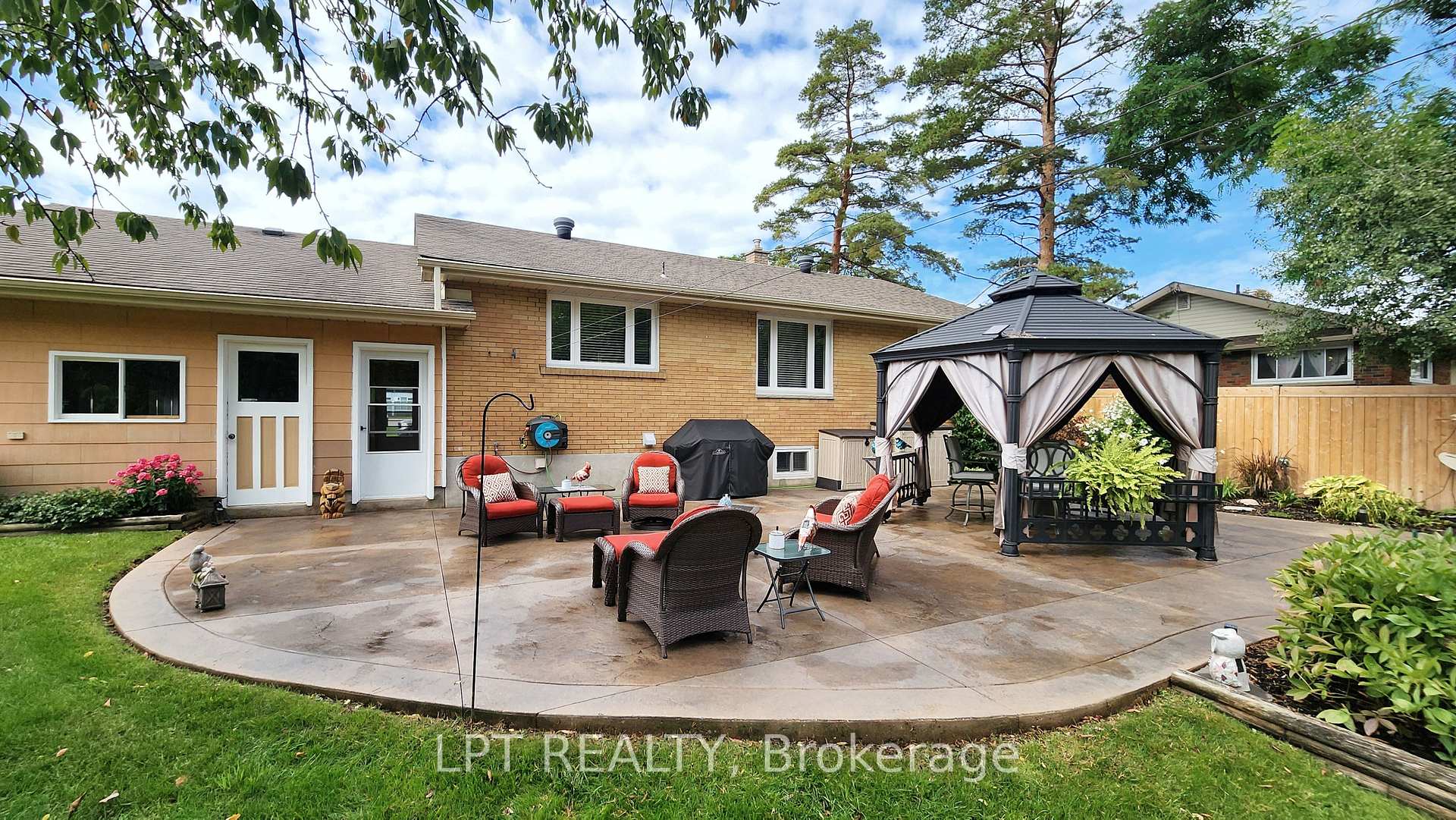 Photo 32 of 25 Davidson Street, Barrie, Wellington — HOMEH