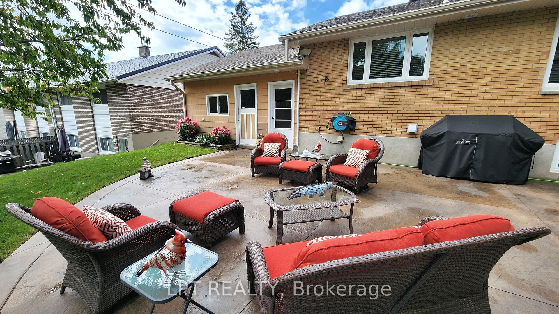Photo 33 of 25 Davidson Street, Barrie, Wellington — HOMEH